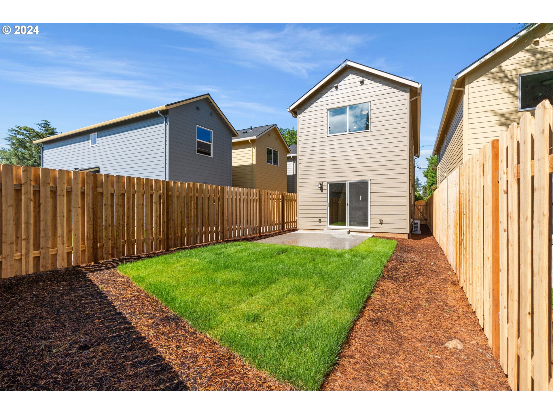 950 NE 126th AVE