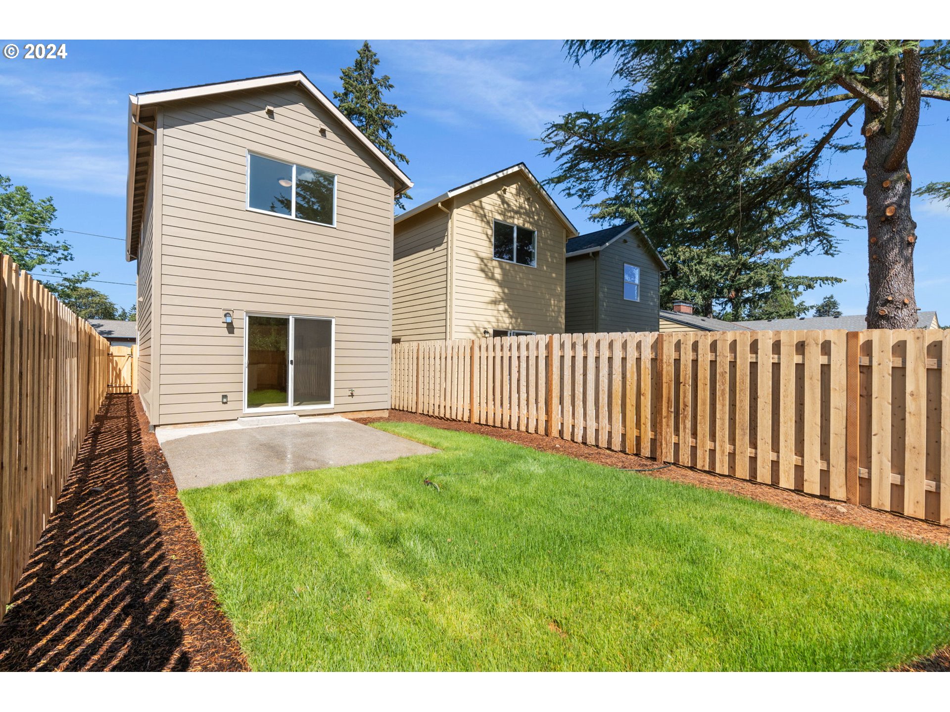950 NE 126th AVE