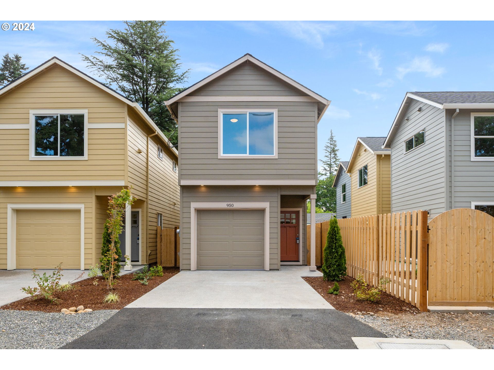 950 NE 126th AVE