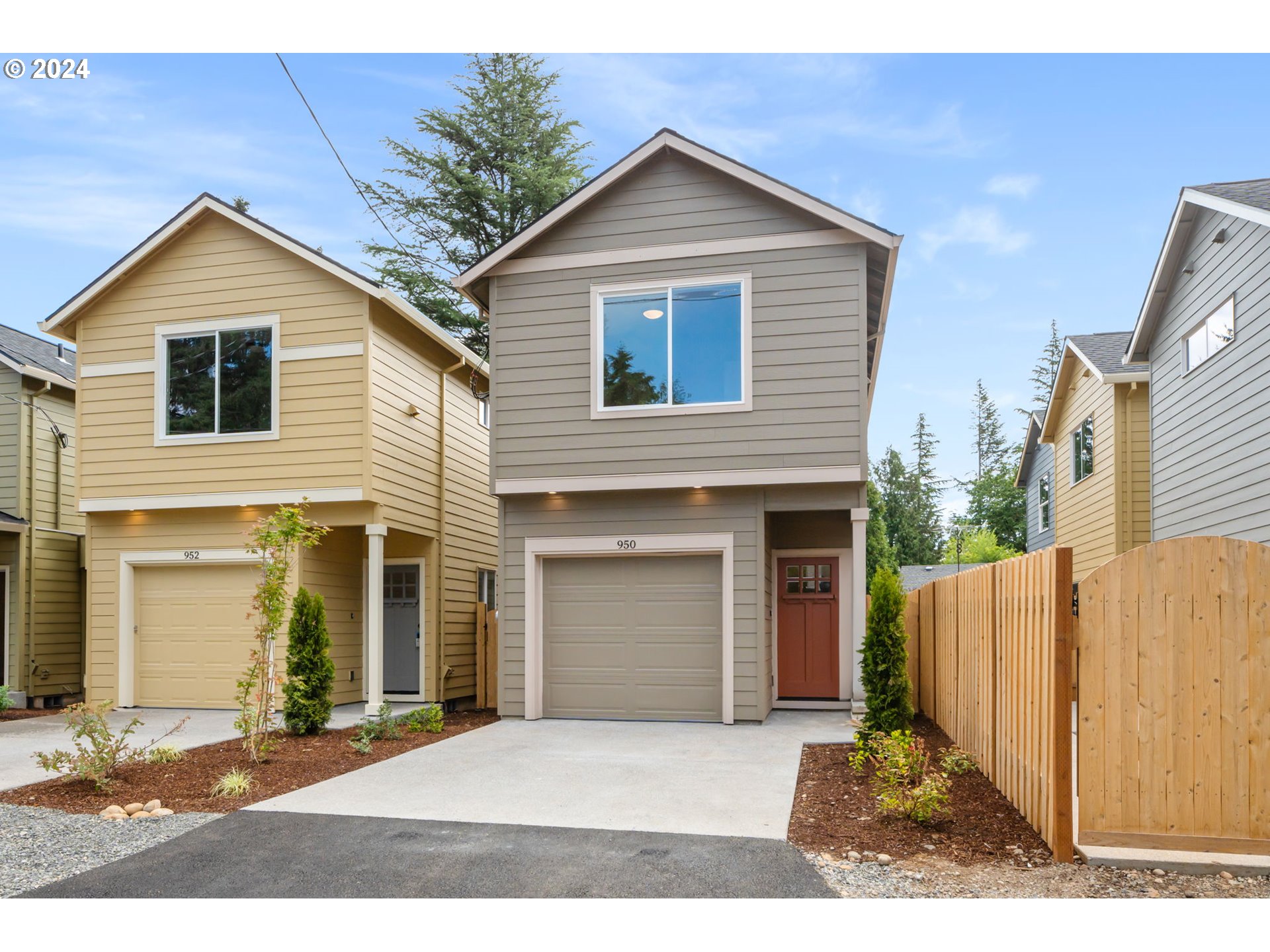 950 NE 126th AVE