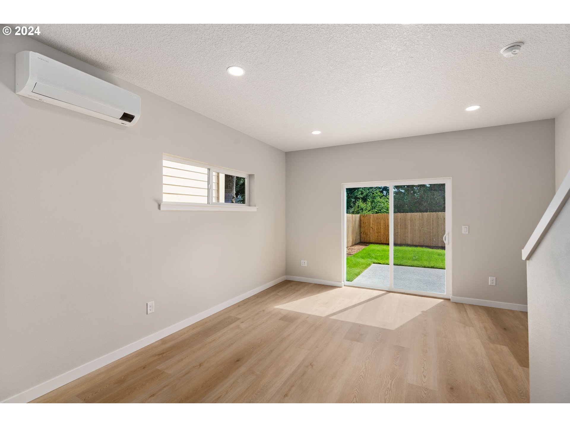 950 NE 126th AVE