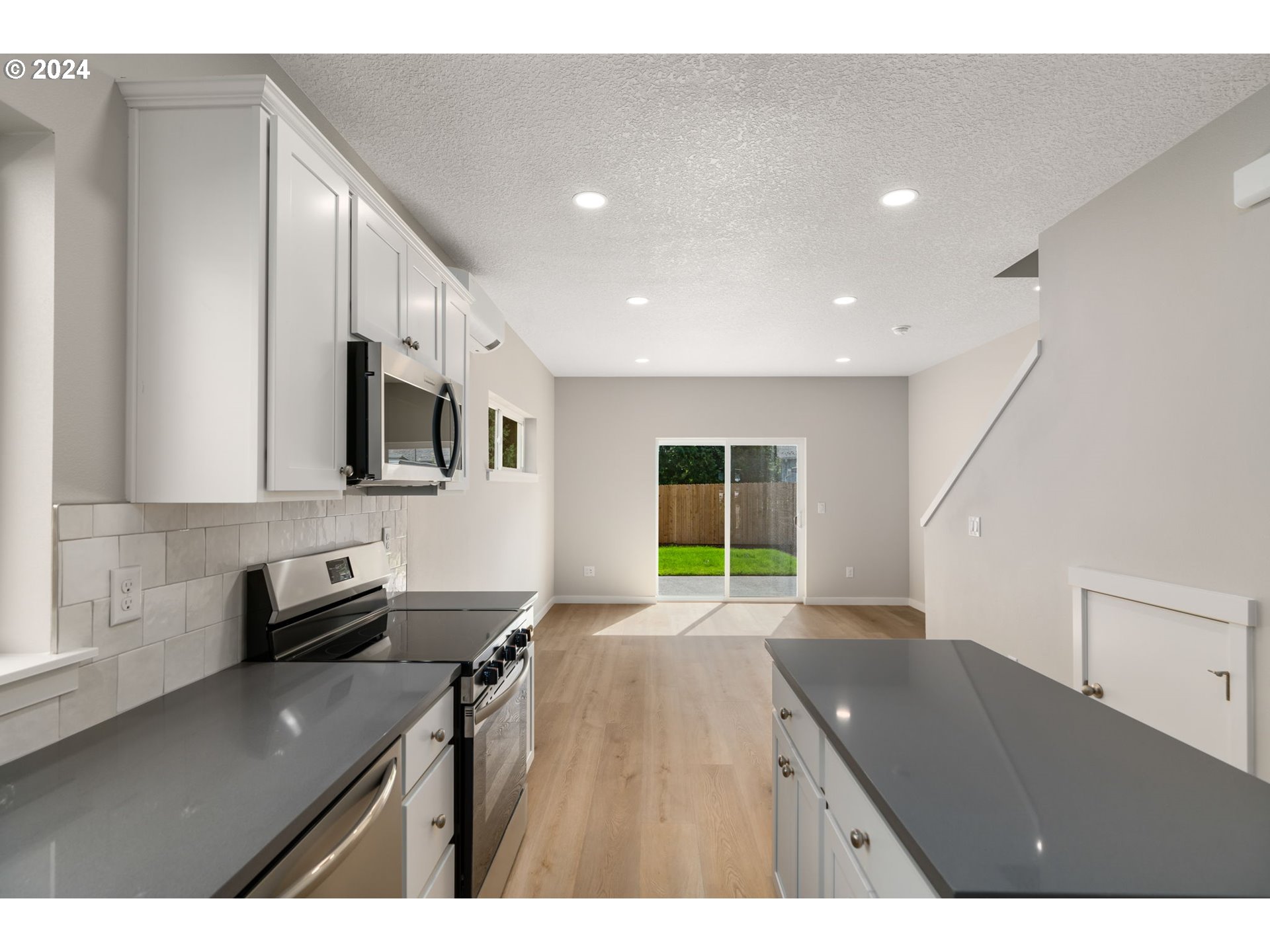 950 NE 126th AVE