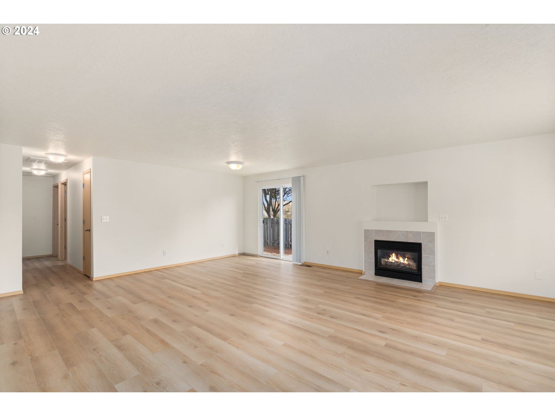 9351 SE SALMON CT