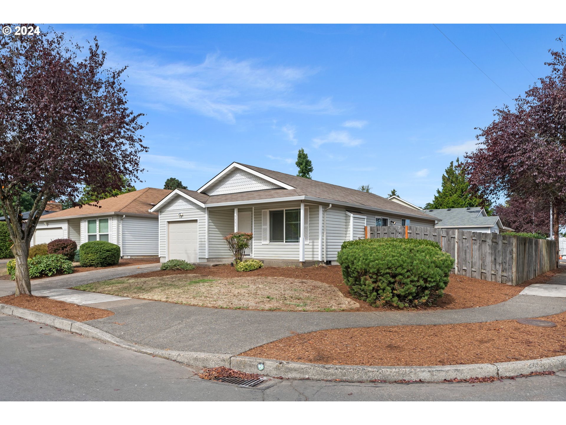 9351 SE SALMON CT