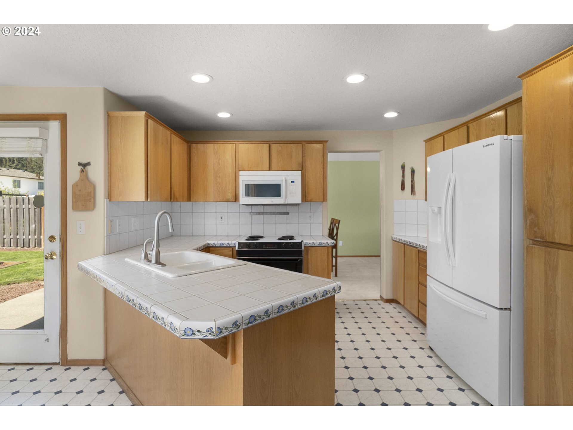 3181 NE 2ND CT