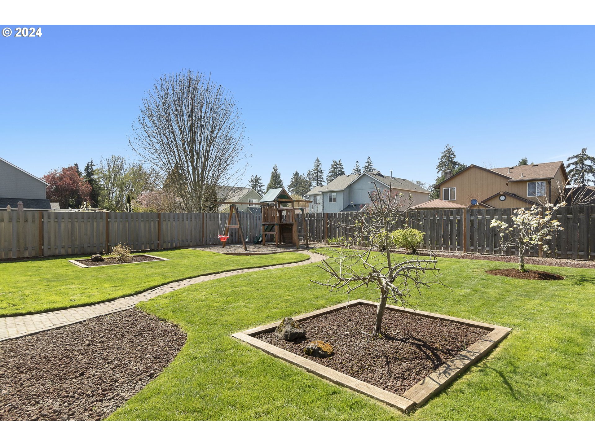 3181 NE 2ND CT