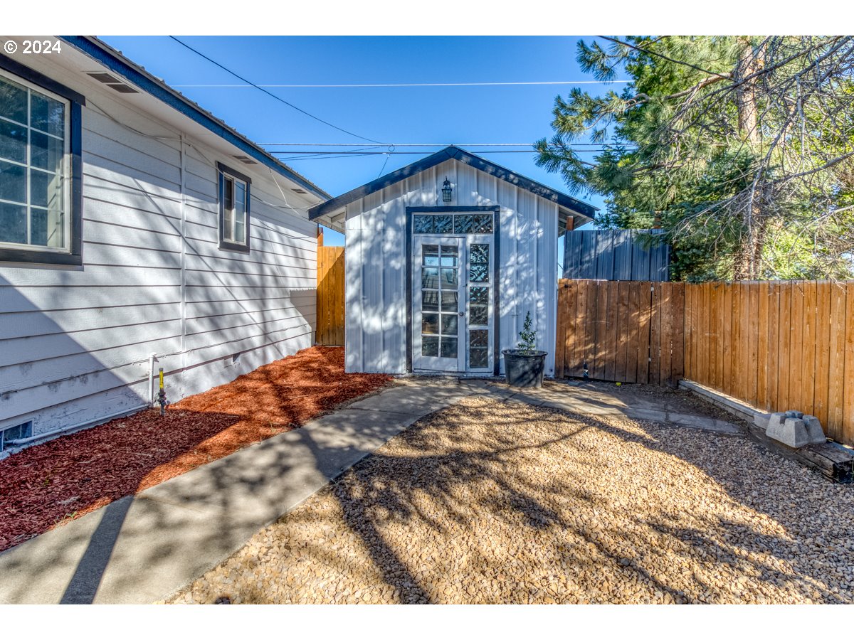 231 6TH ST