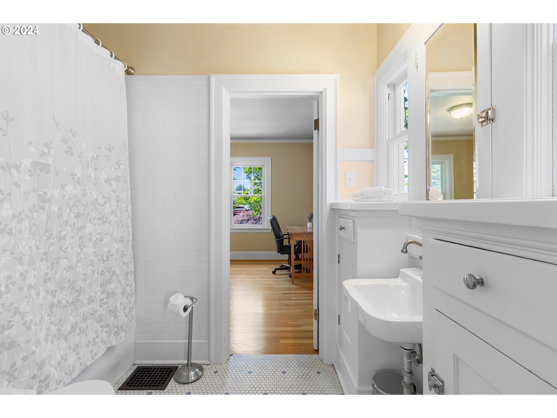 3316 NE CESAR E CHAVEZ BLVD