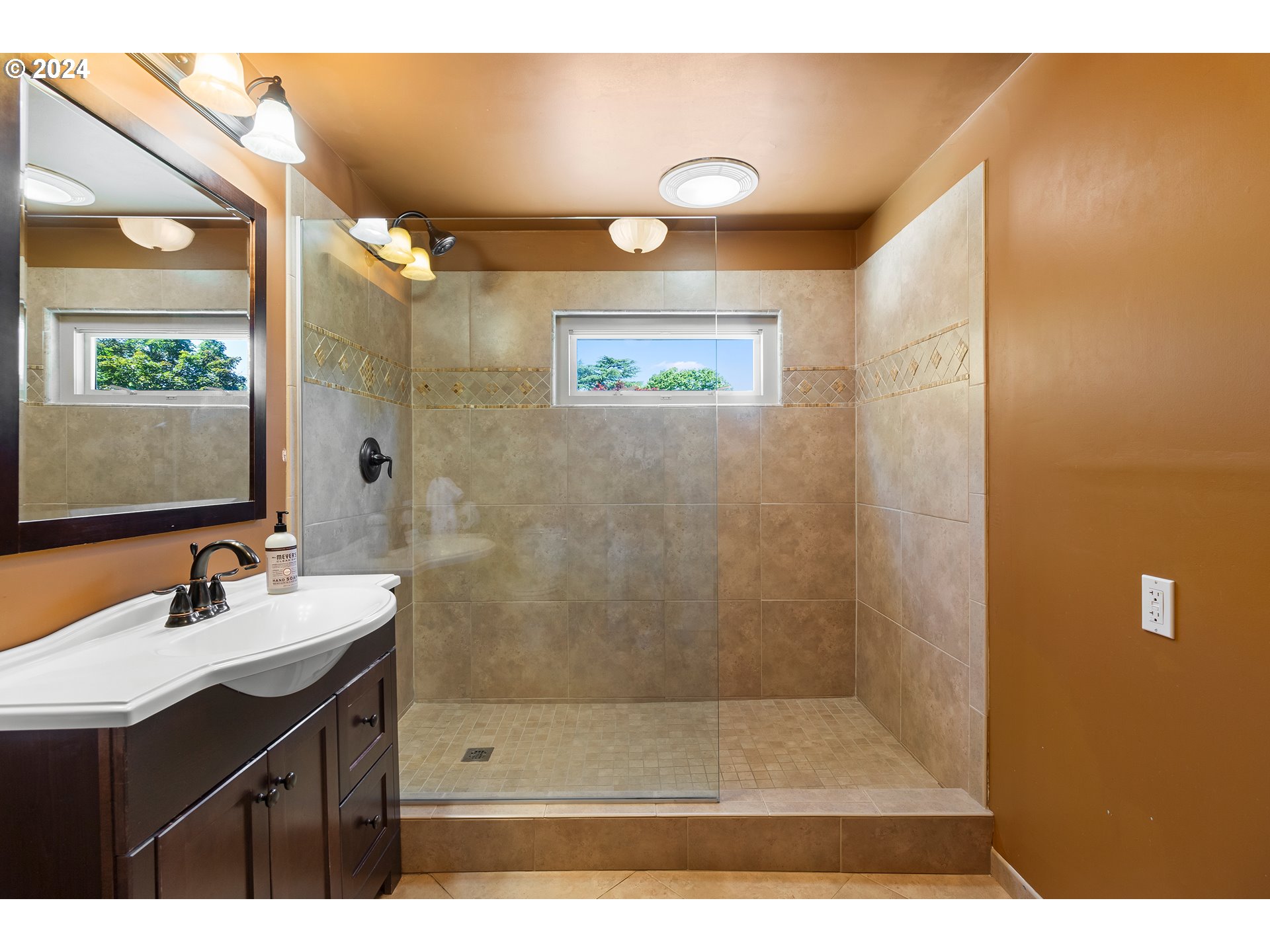 3316 NE CESAR E CHAVEZ BLVD