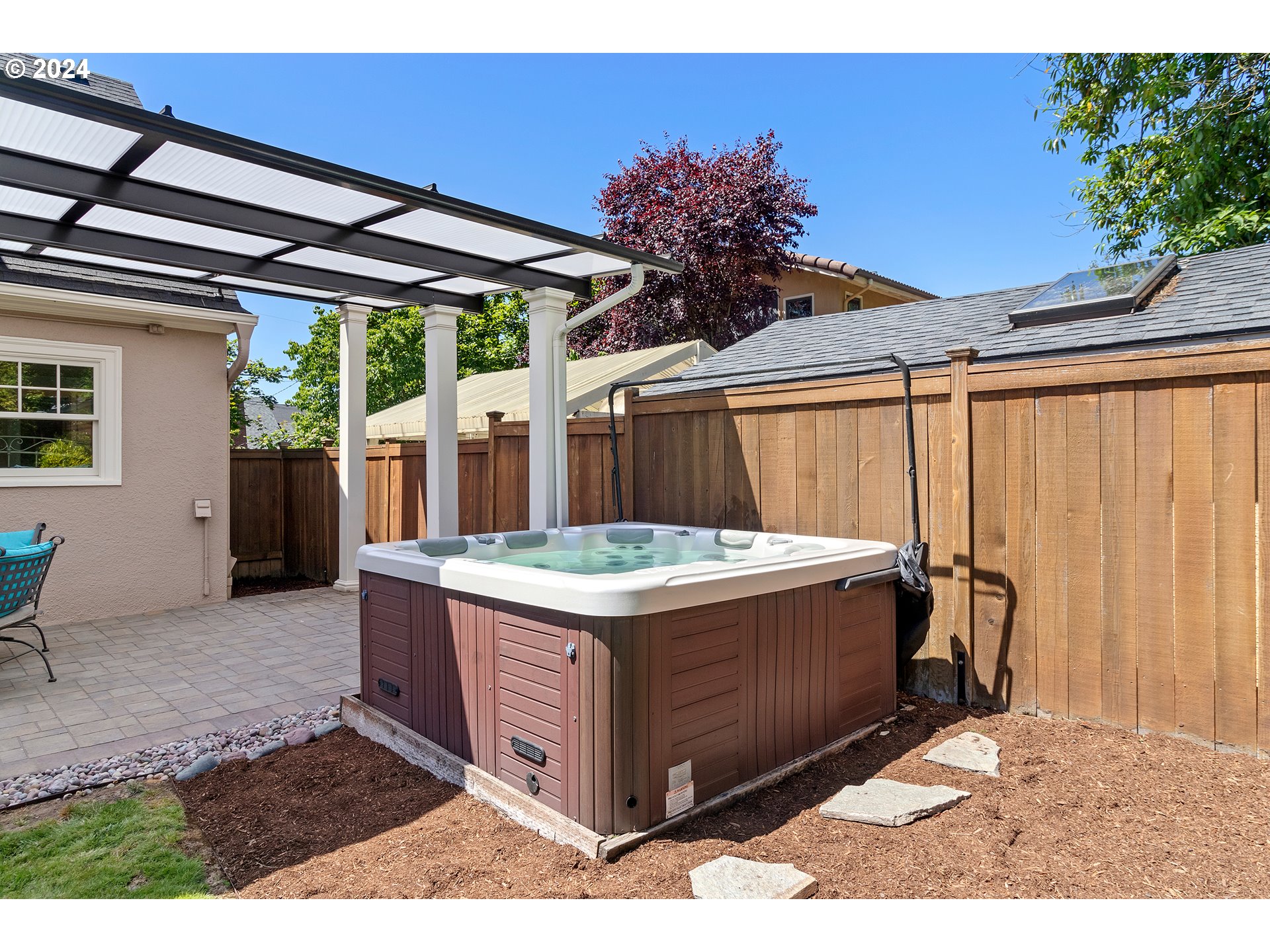 3316 NE CESAR E CHAVEZ BLVD