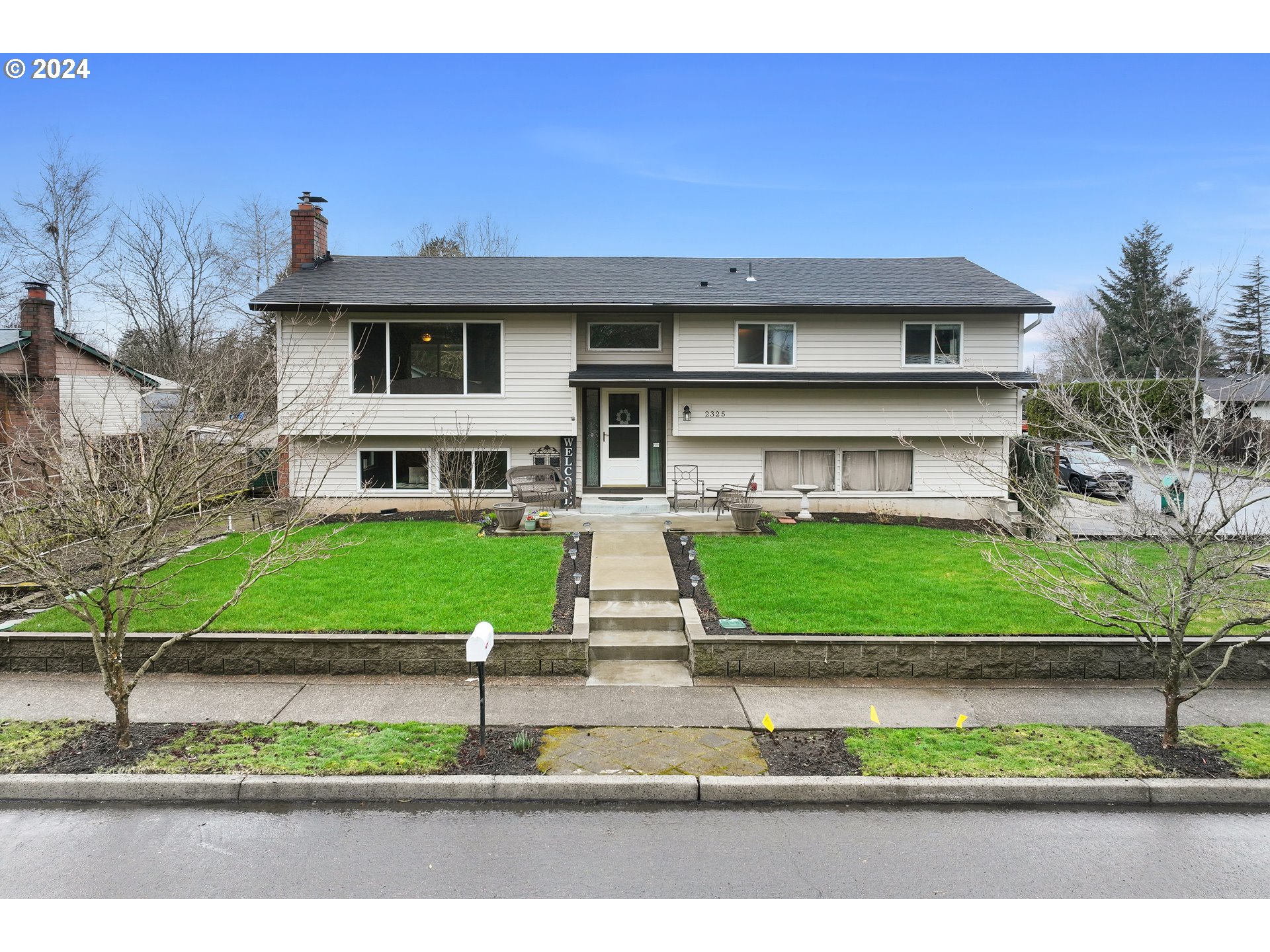 2325 SW DUNBAR PL