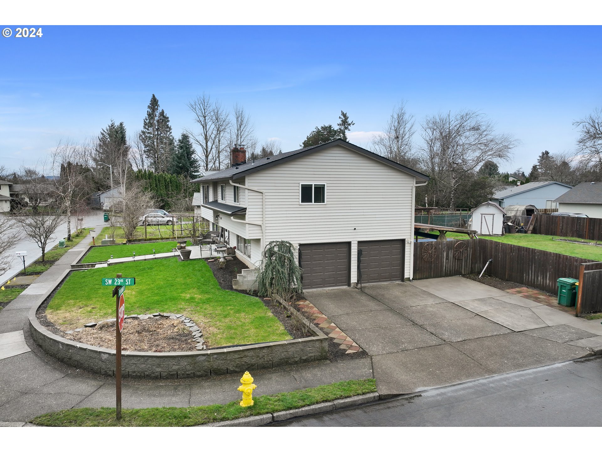 2325 SW DUNBAR PL