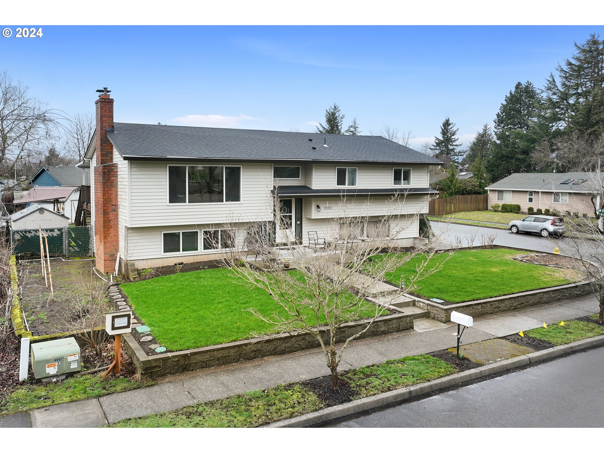 2325 SW DUNBAR PL