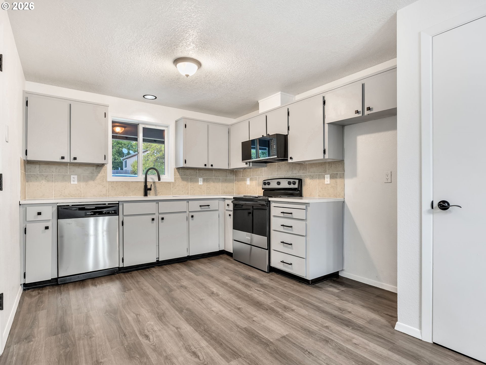 1208 ALAMEDA AVE