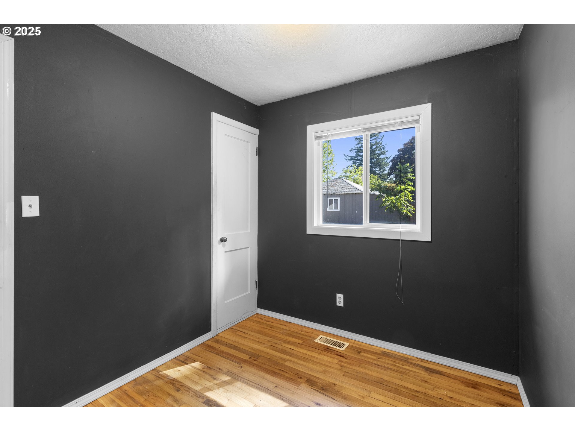 1946 NE 113TH AVE