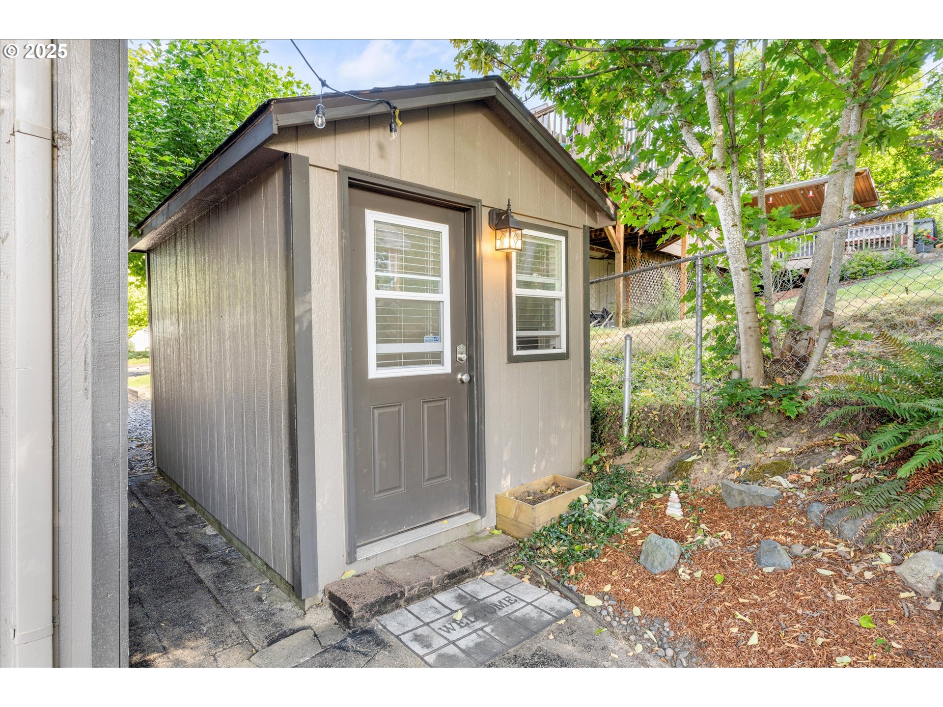 625 SW MILLER CT