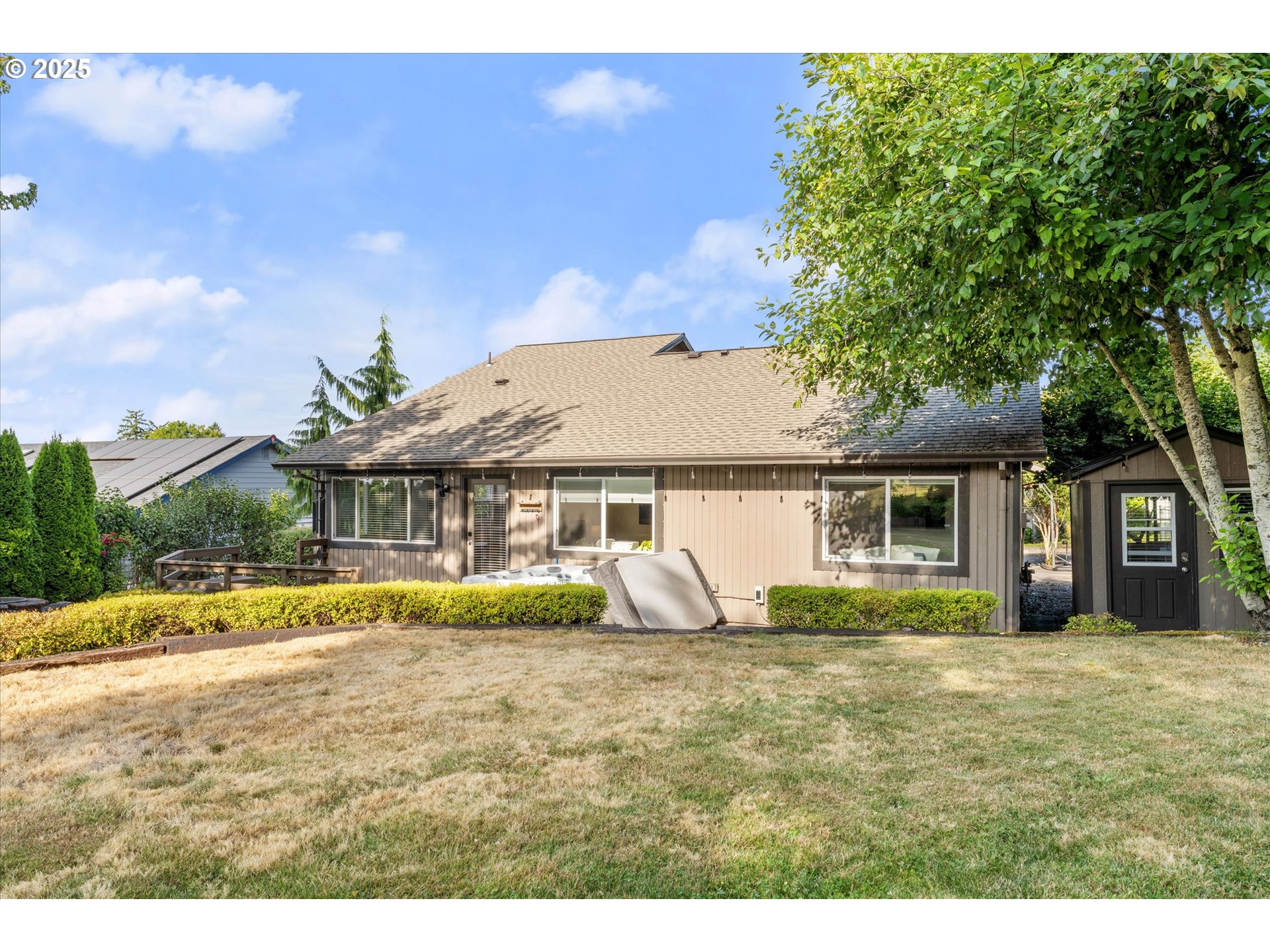 625 SW MILLER CT