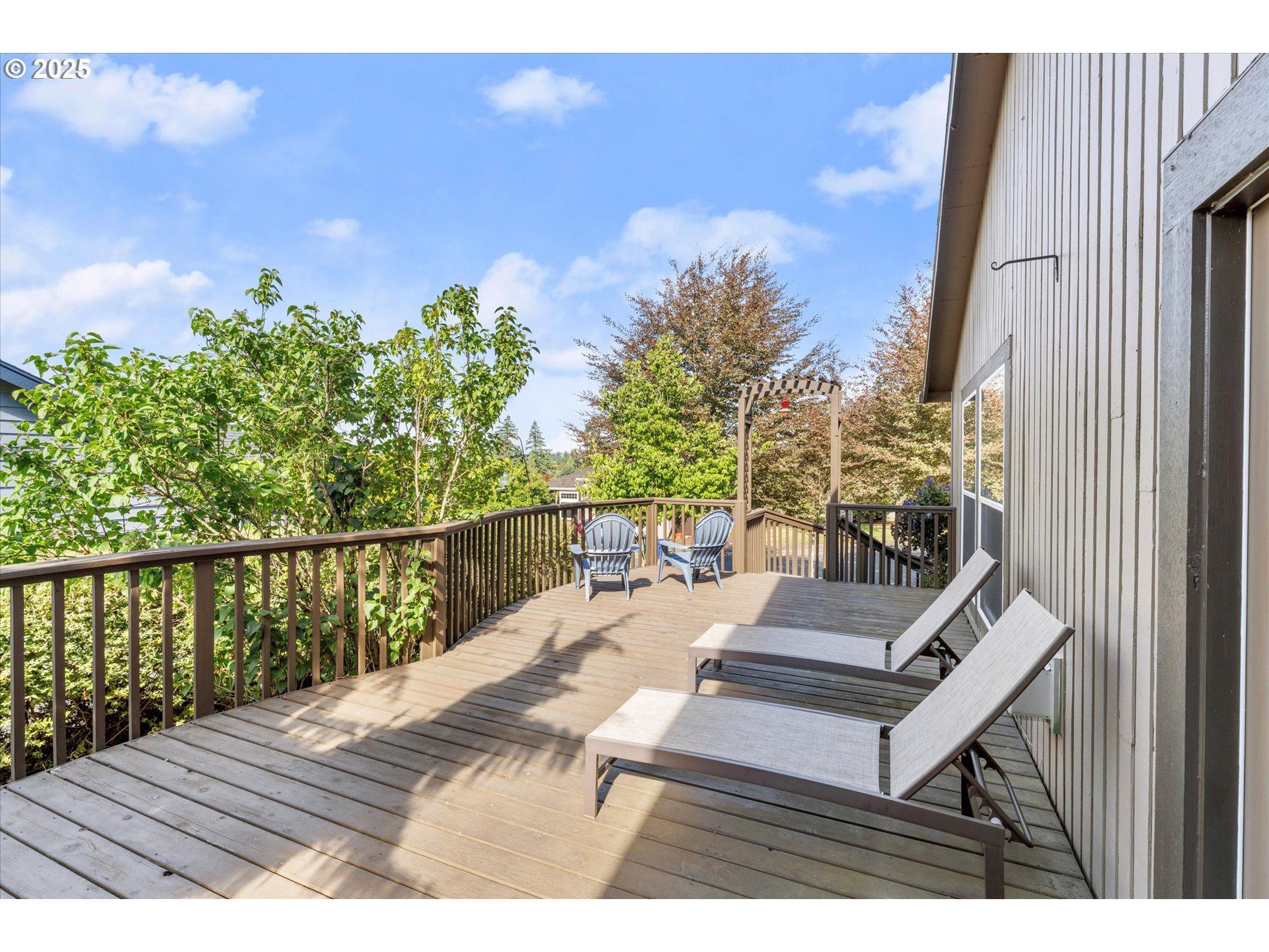 625 SW MILLER CT