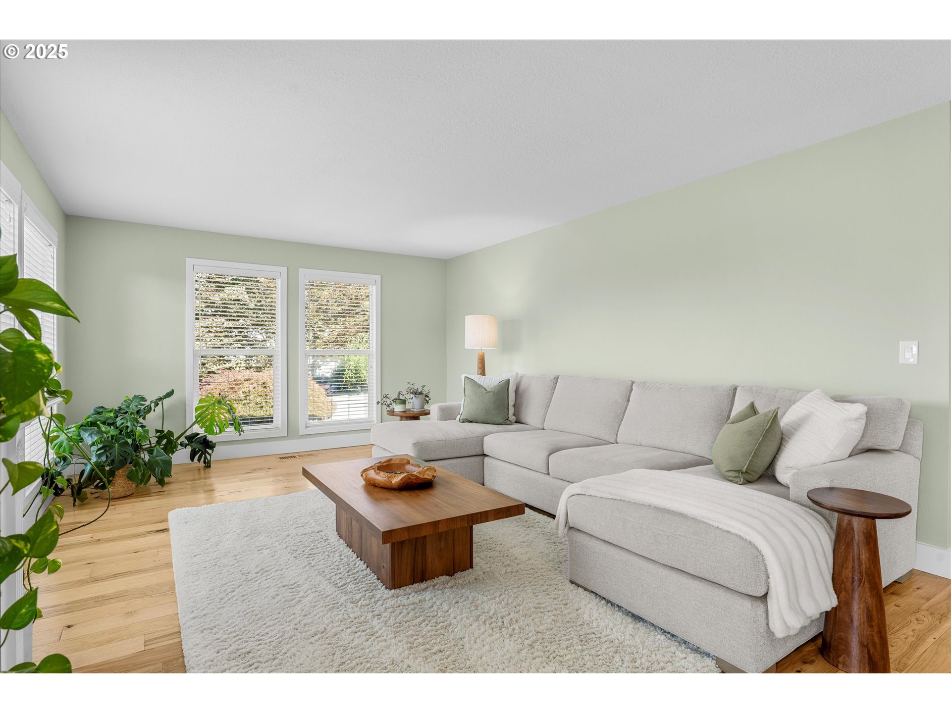 625 SW MILLER CT