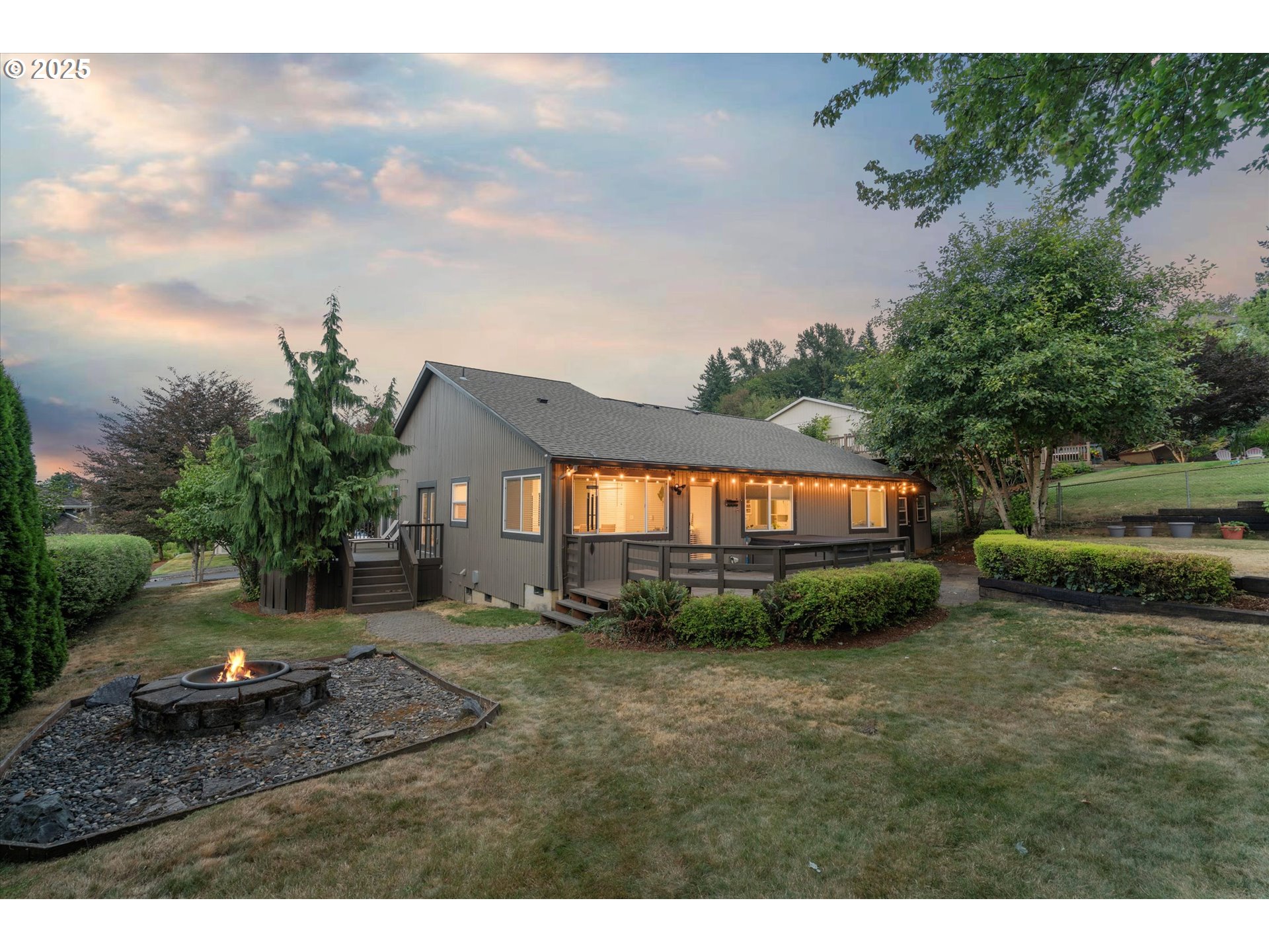 625 SW MILLER CT