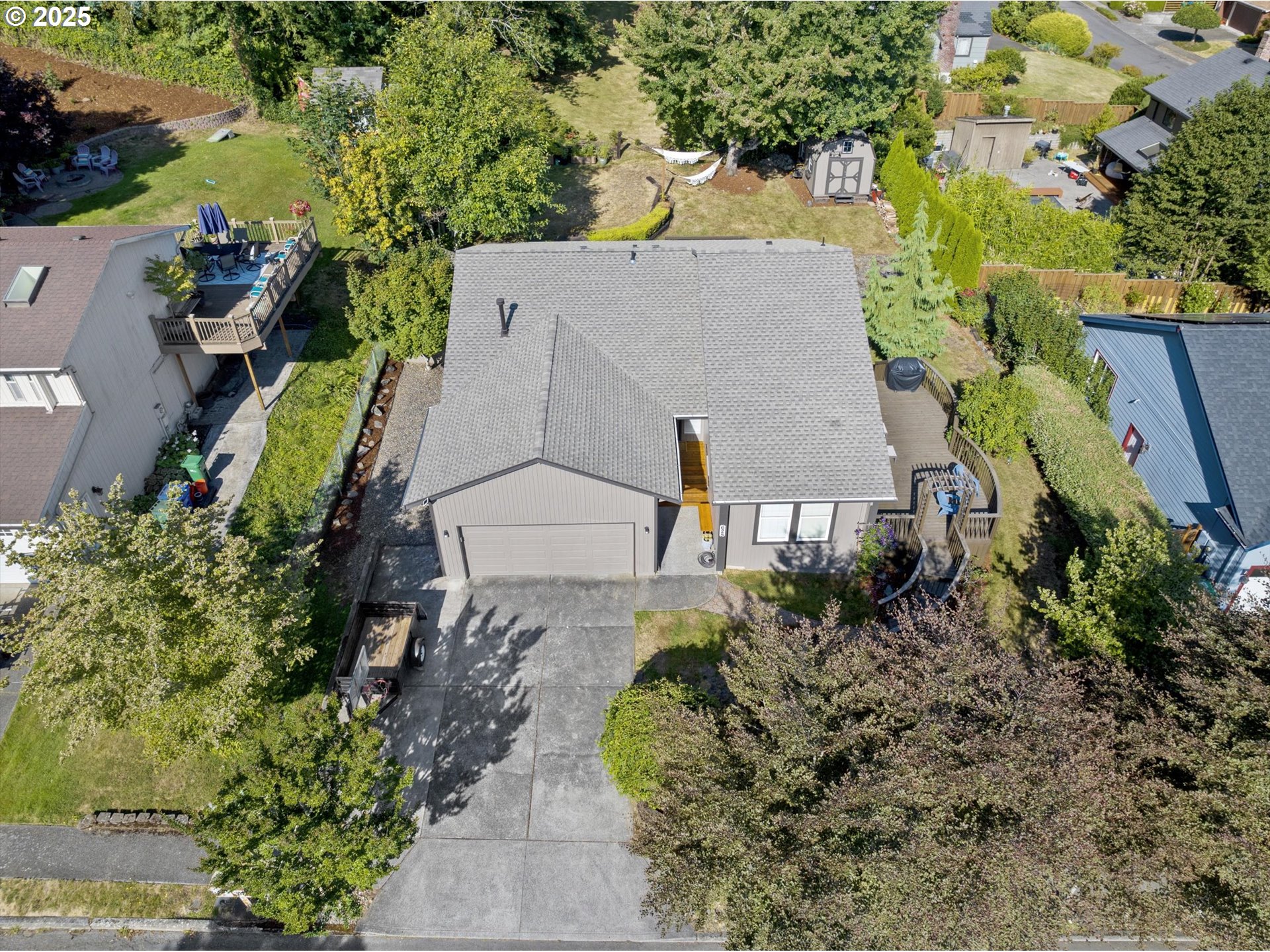 625 SW MILLER CT