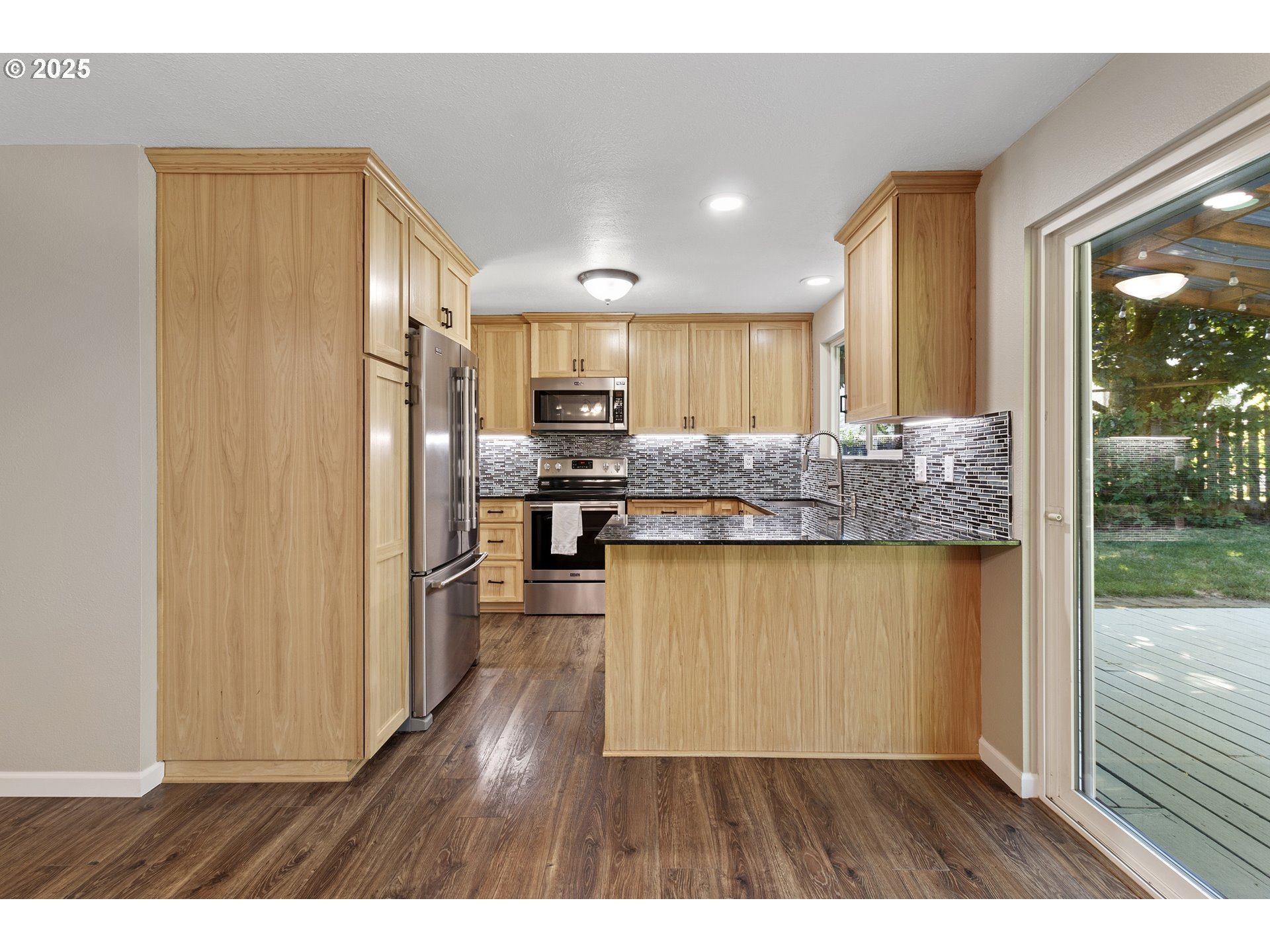 2851 NW NORWOOD CIR