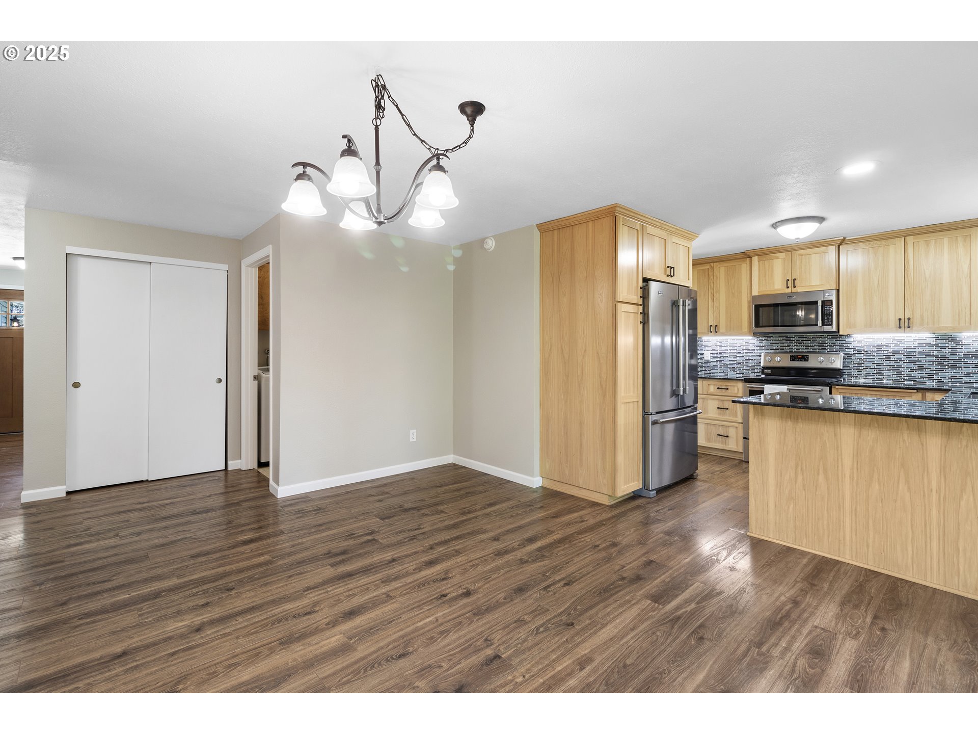 2851 NW NORWOOD CIR