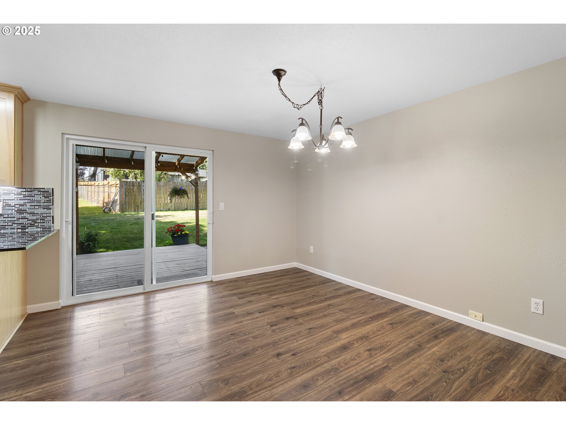 2851 NW NORWOOD CIR