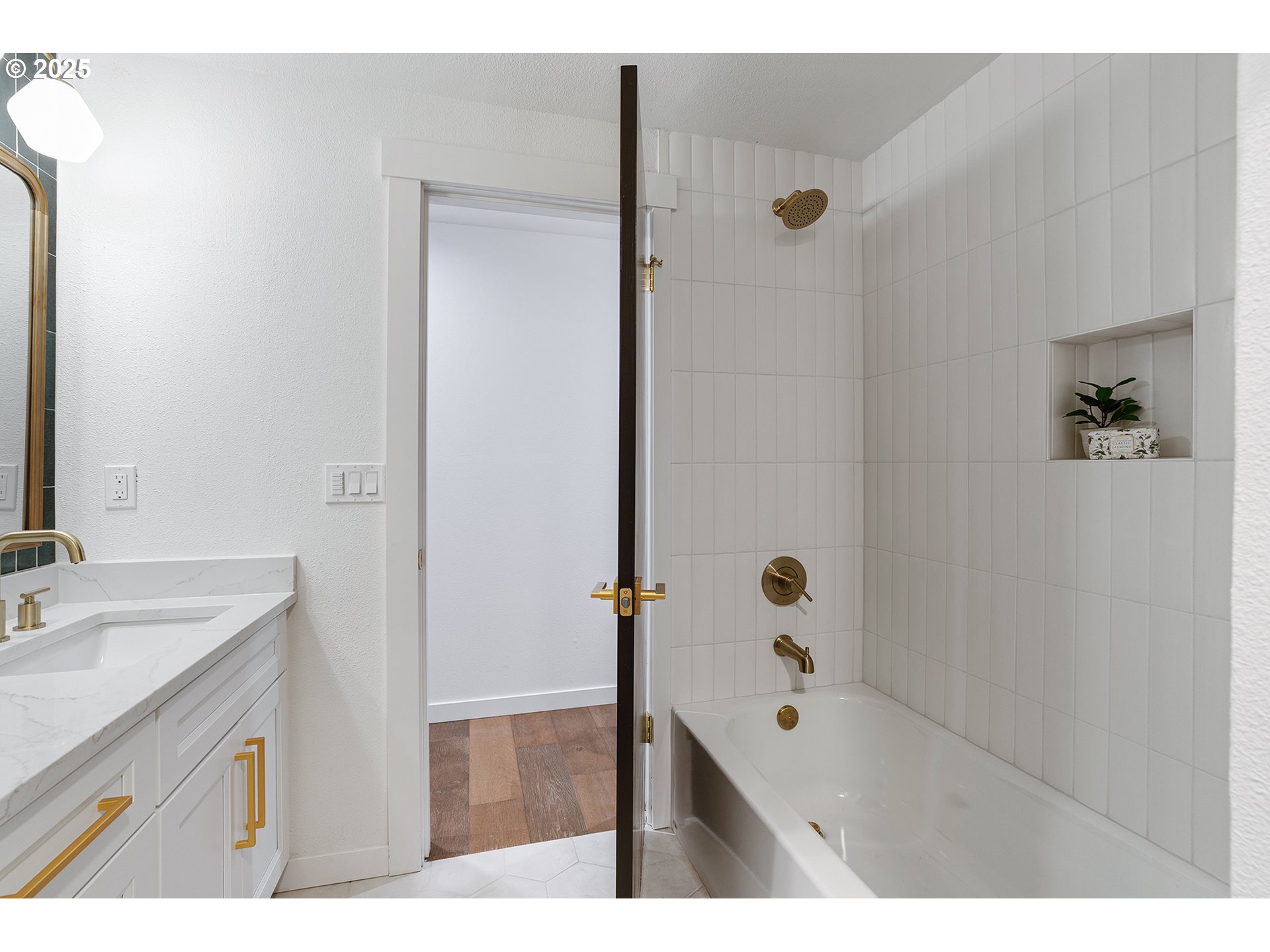 15190 NW OAKHILLS DR