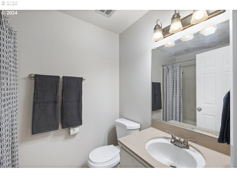 2921 NE RENE AVE 15-B