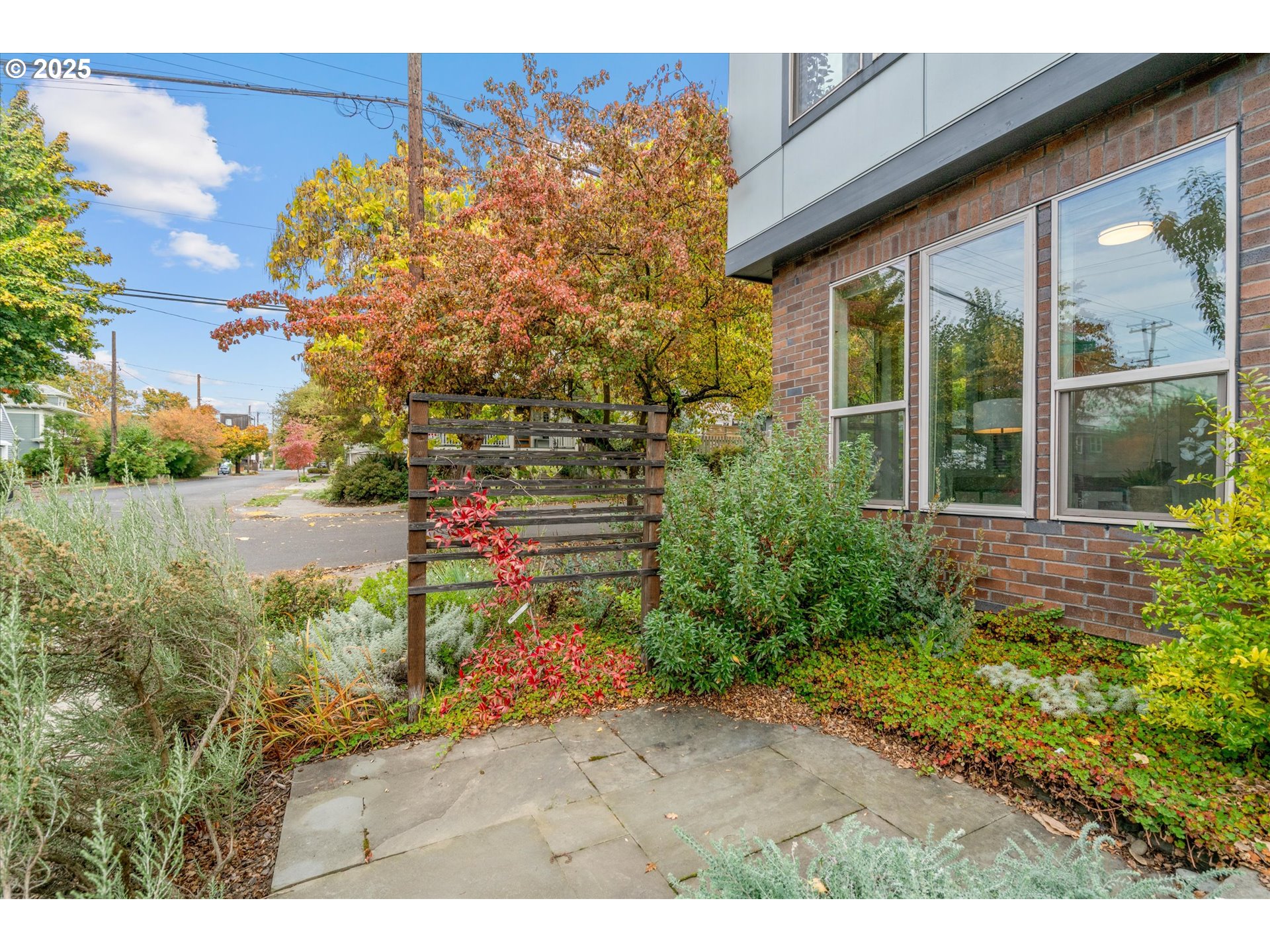 2306 SE CLINTON ST, Portland