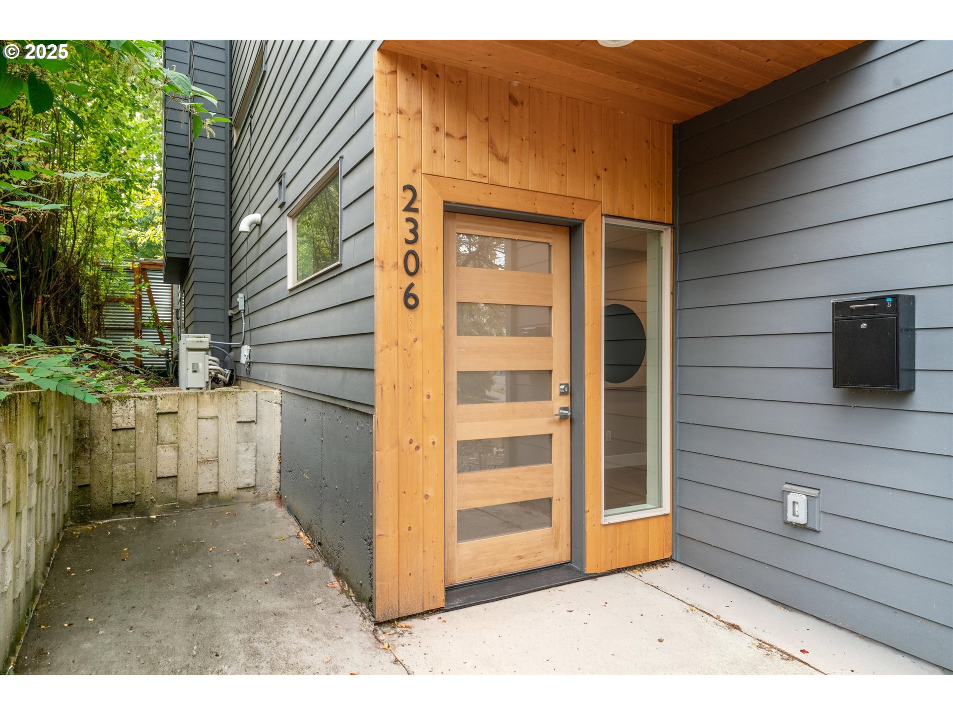 2306 SE CLINTON ST, Portland