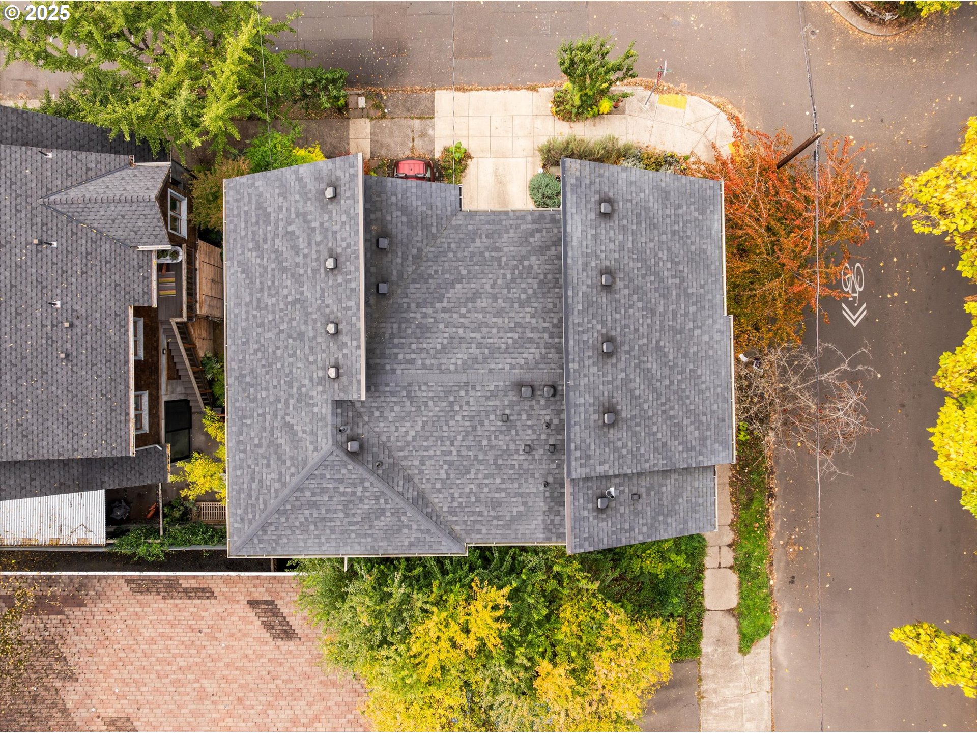 2306 SE CLINTON ST, Portland