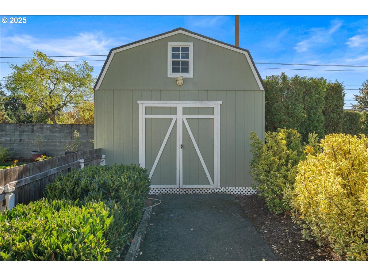 7455 SE KING RD 11