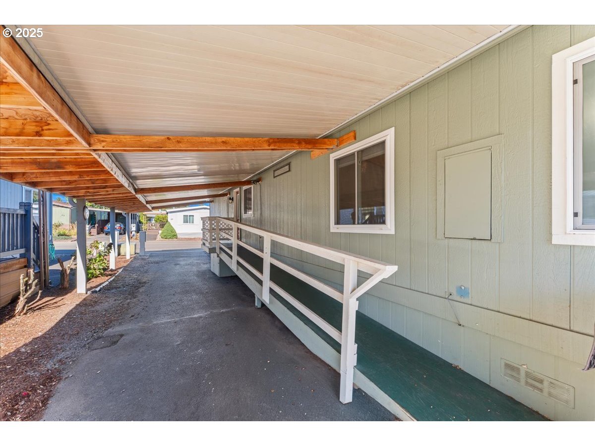 7455 SE KING RD 11