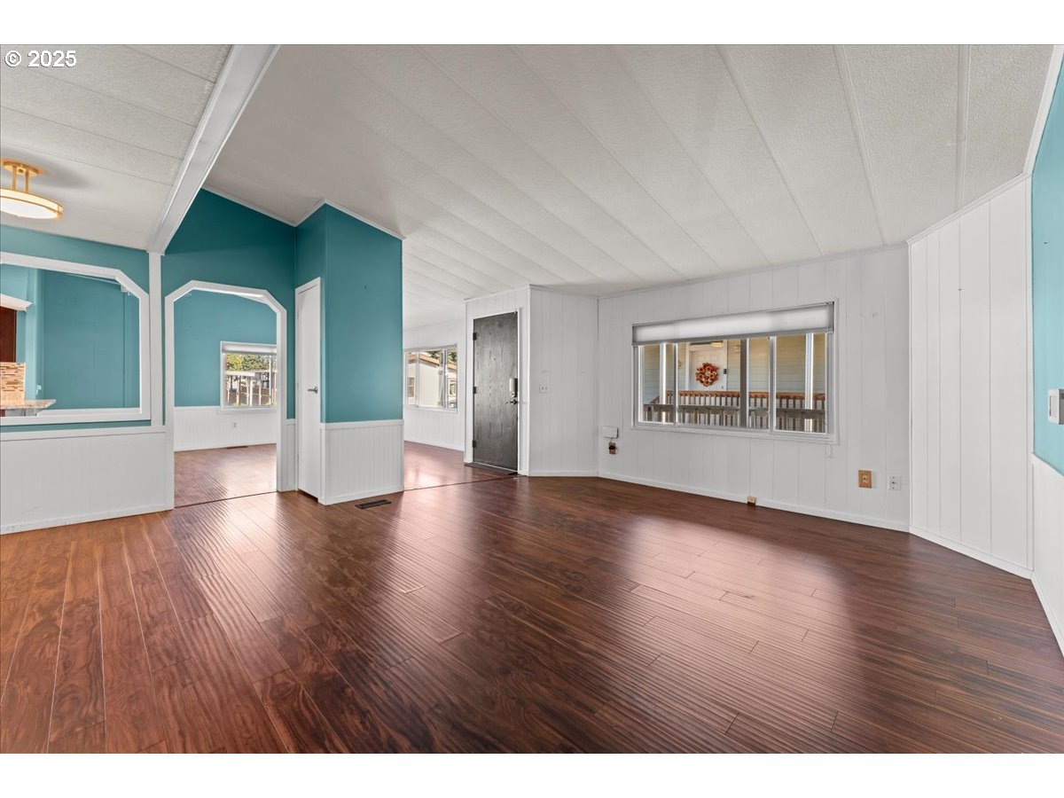 7455 SE KING RD 11