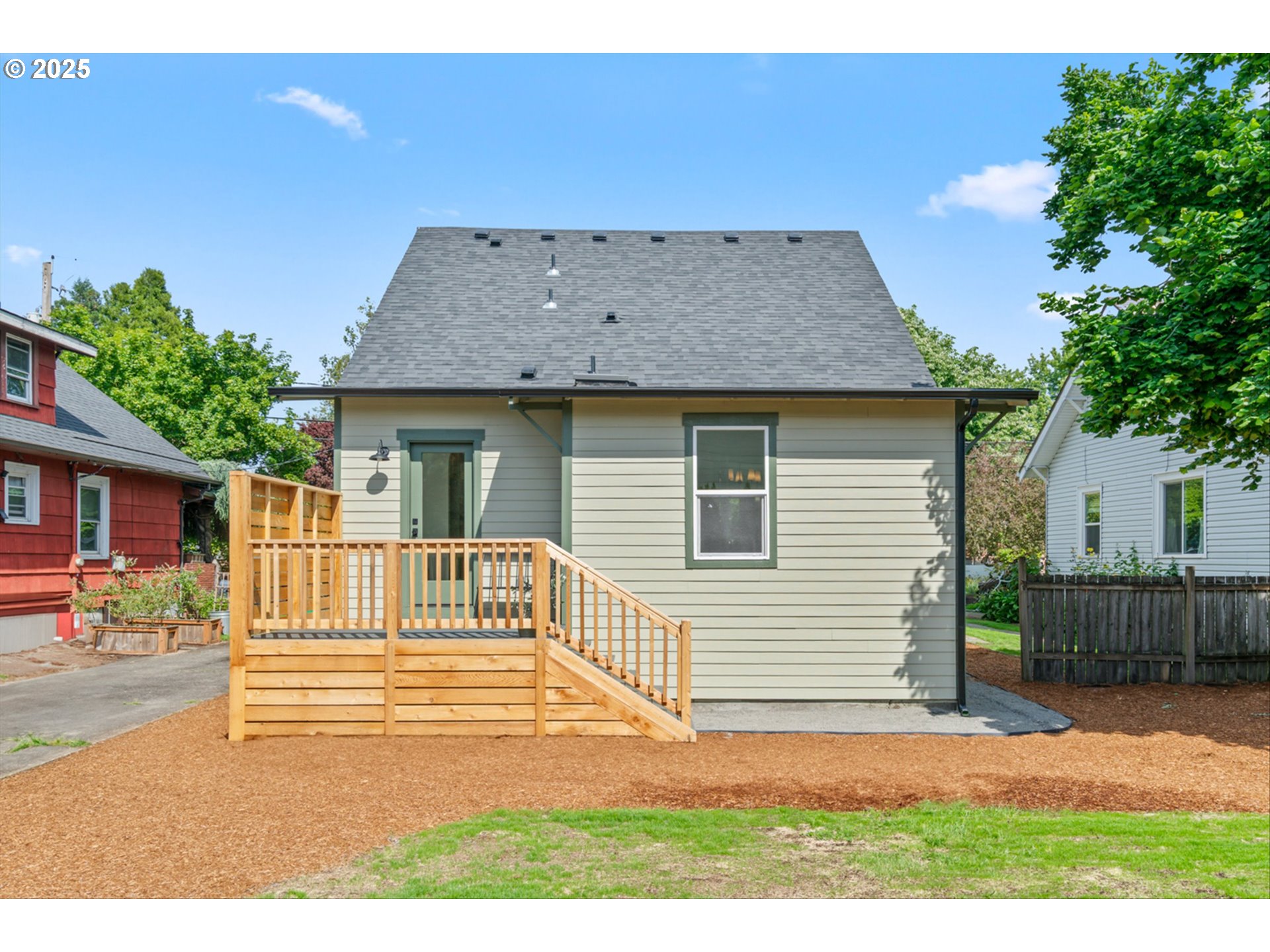 625 NE 69TH AVE