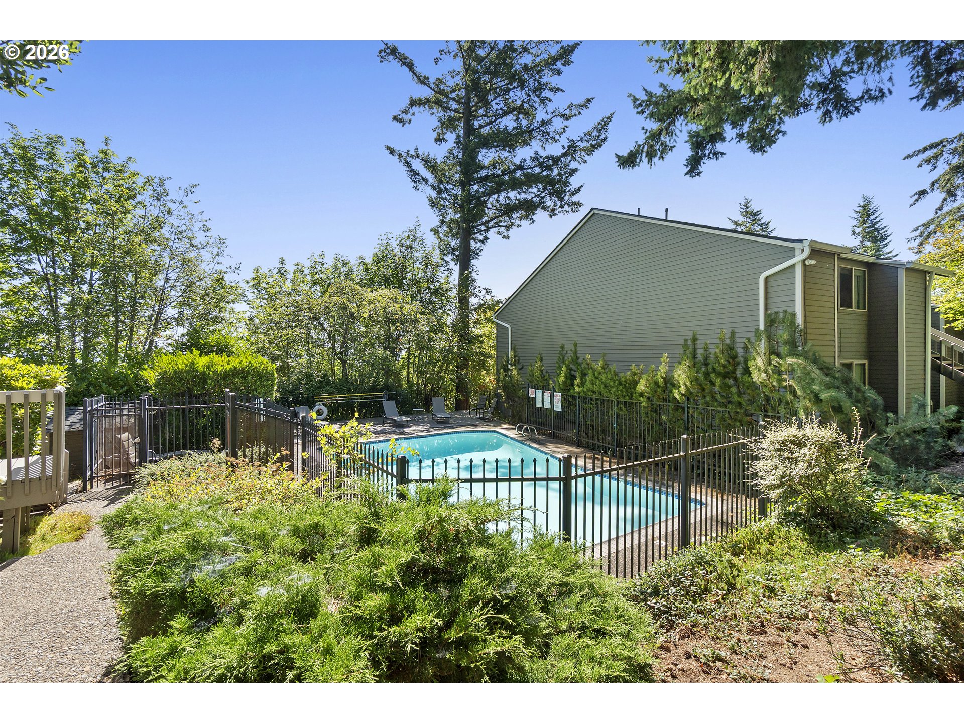 44 EAGLE CREST DR 19
