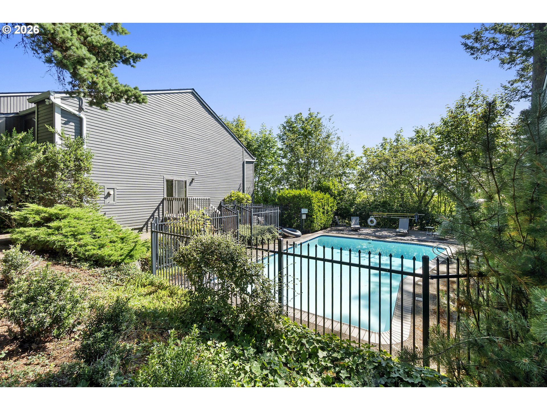 44 EAGLE CREST DR 19