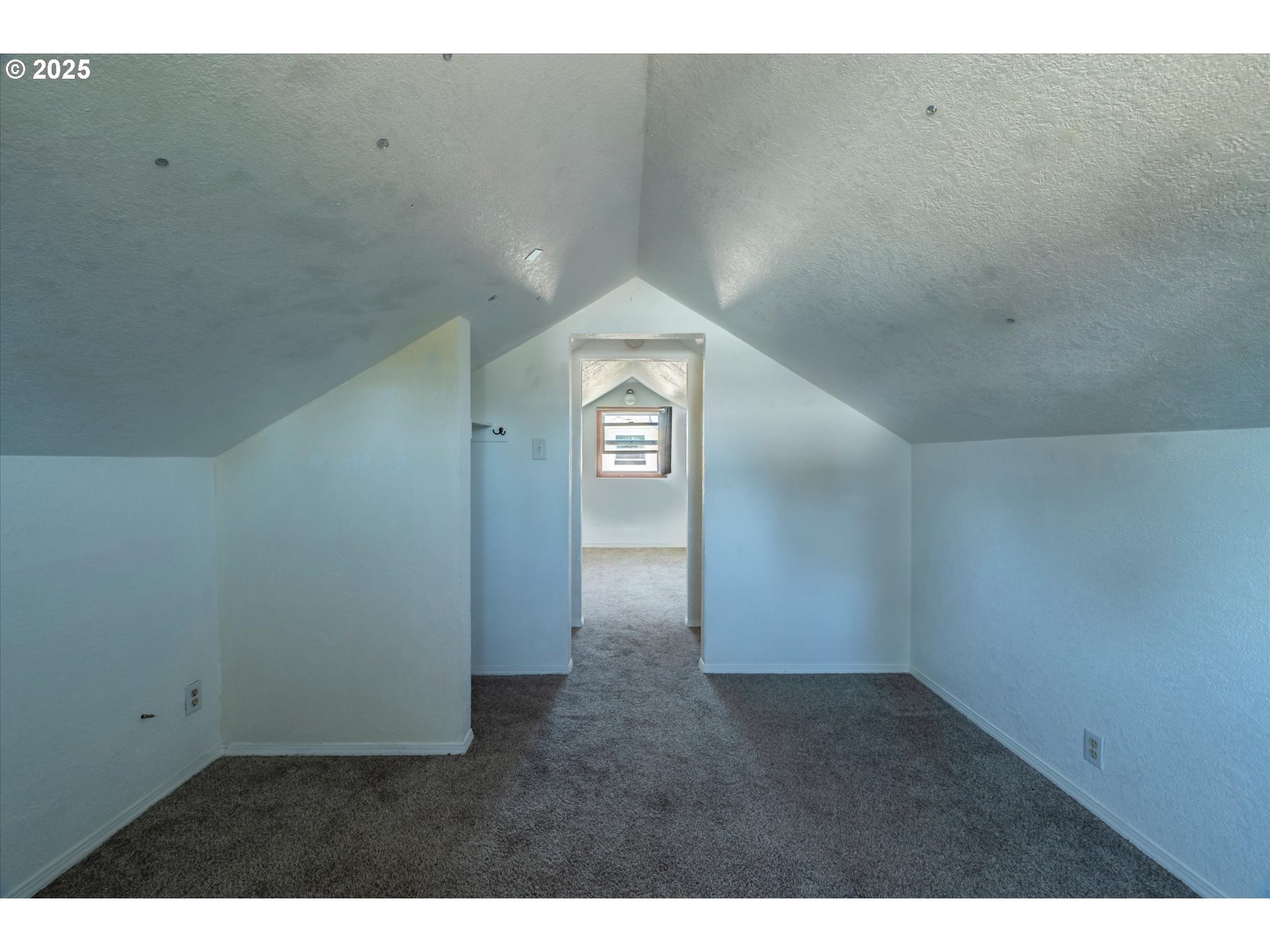 35 W MARY ST