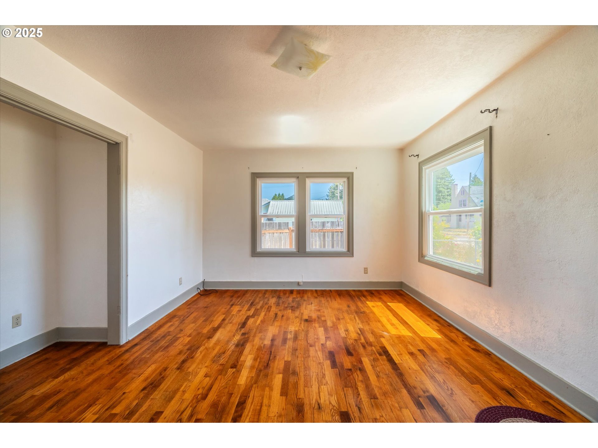 35 W MARY ST