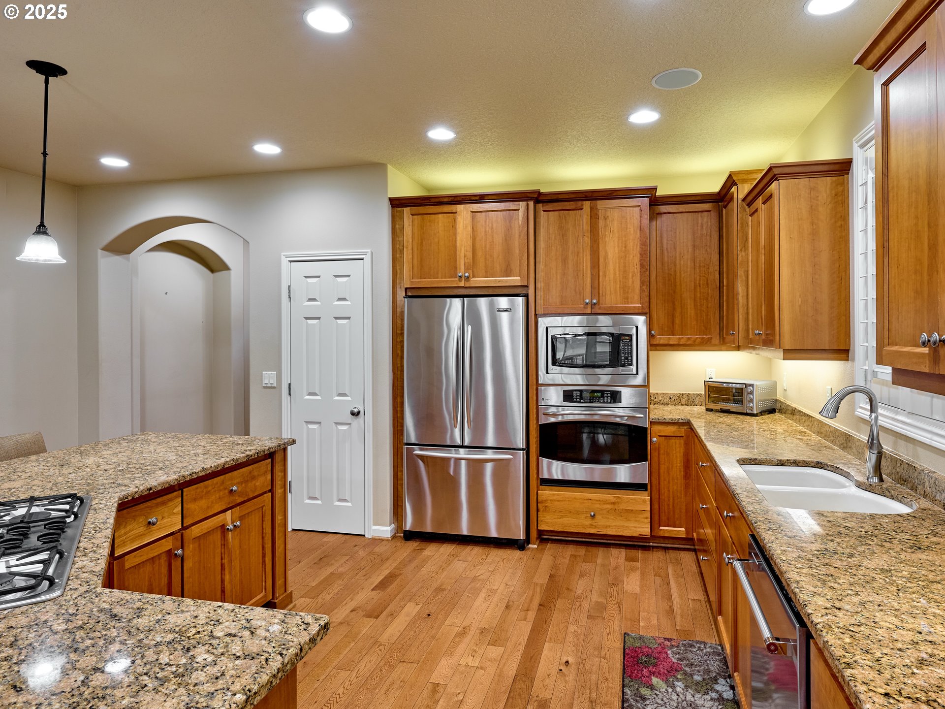 429 TURNBERRY AVE