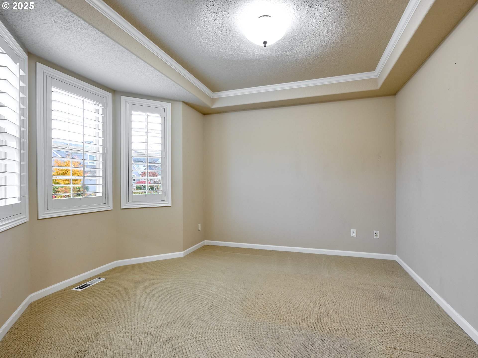 429 TURNBERRY AVE