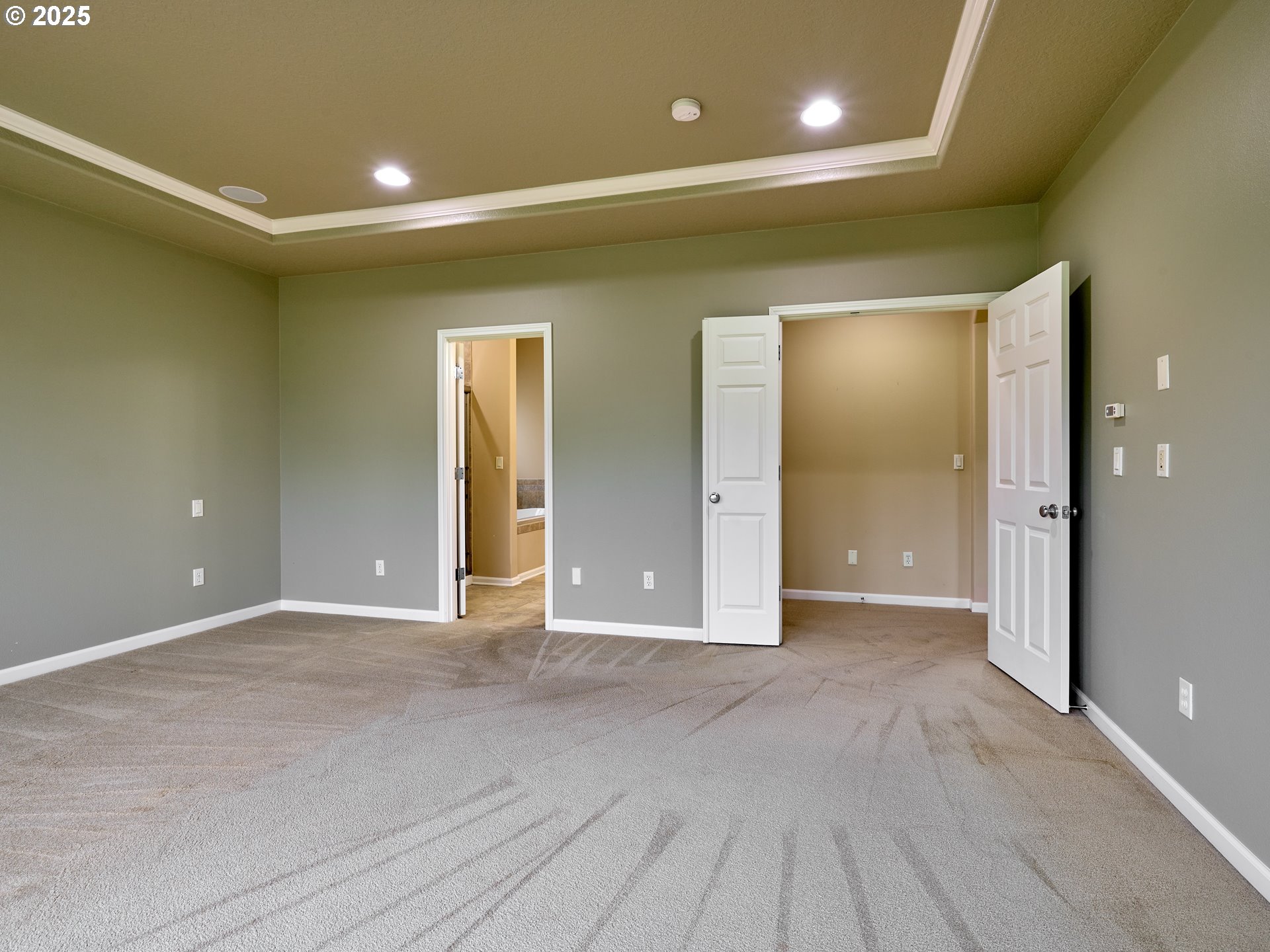 429 TURNBERRY AVE