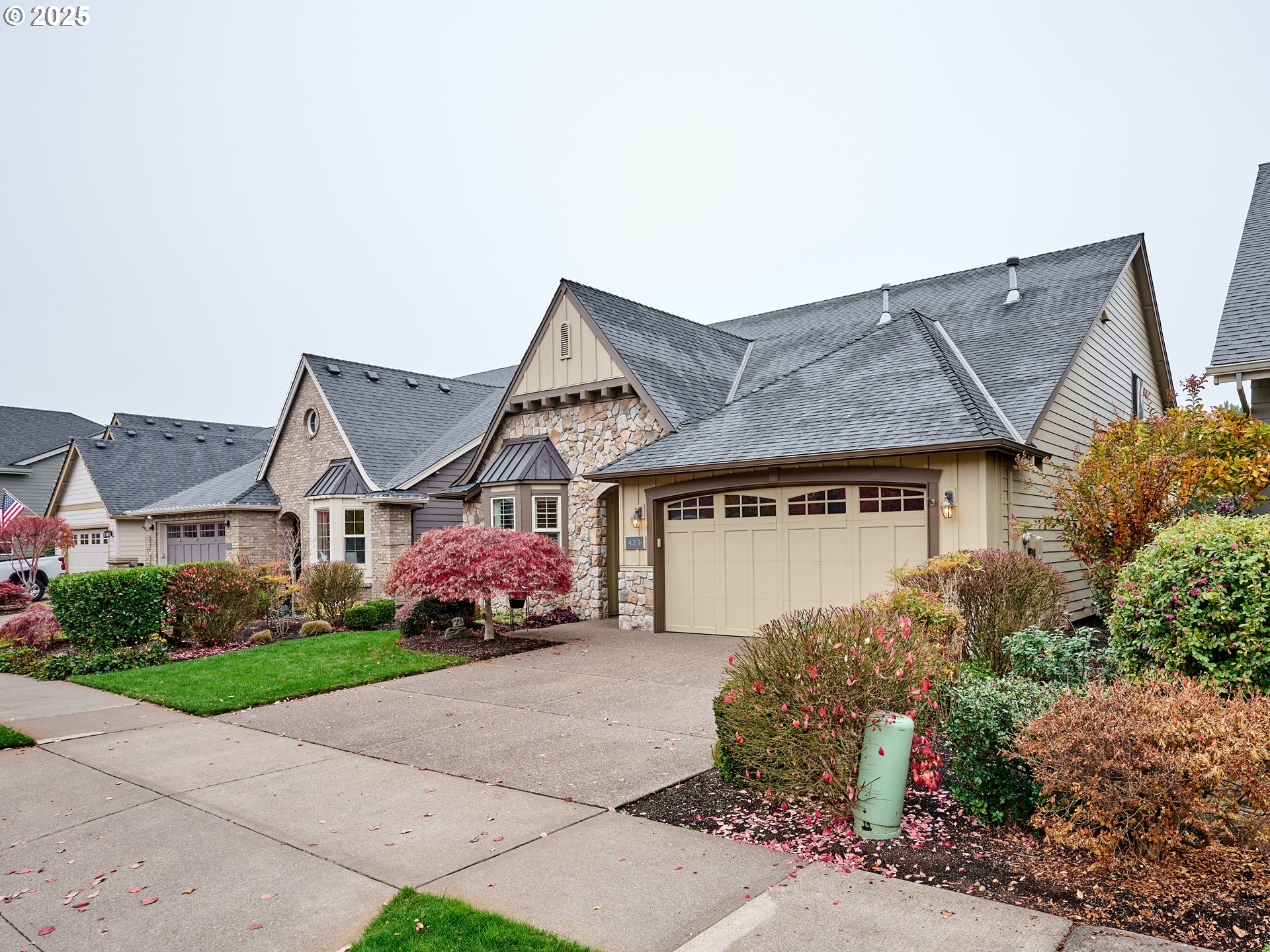 429 TURNBERRY AVE