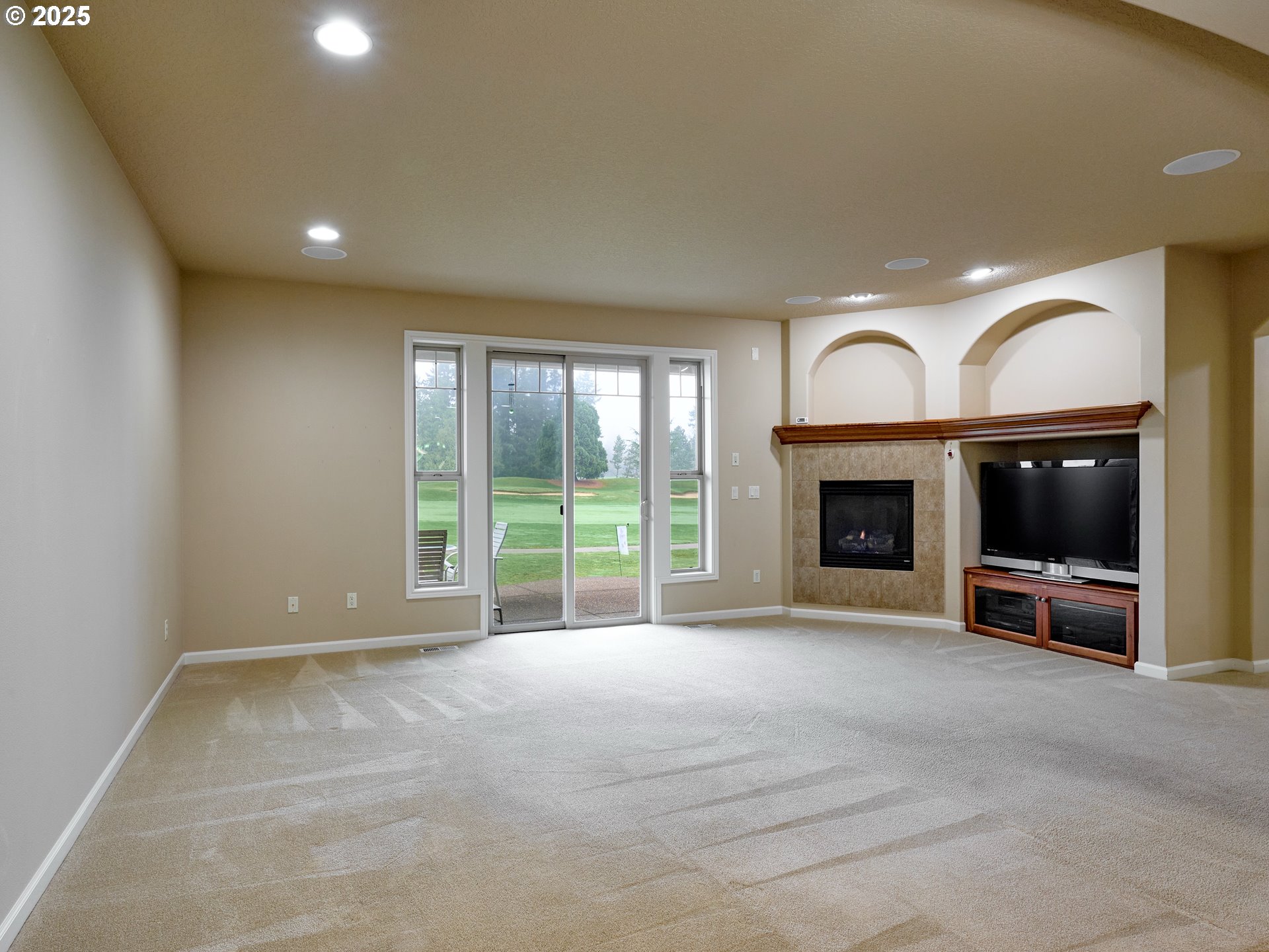 429 TURNBERRY AVE