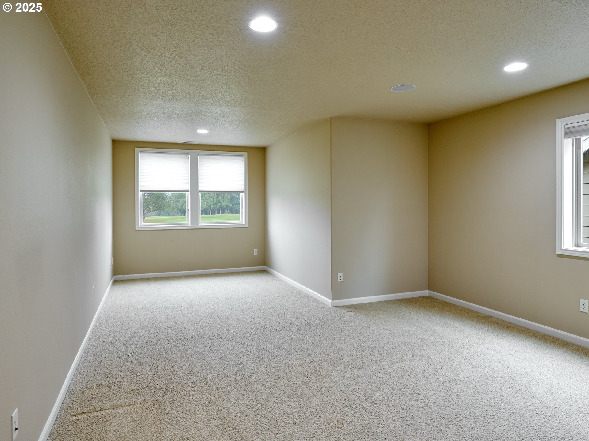 429 TURNBERRY AVE