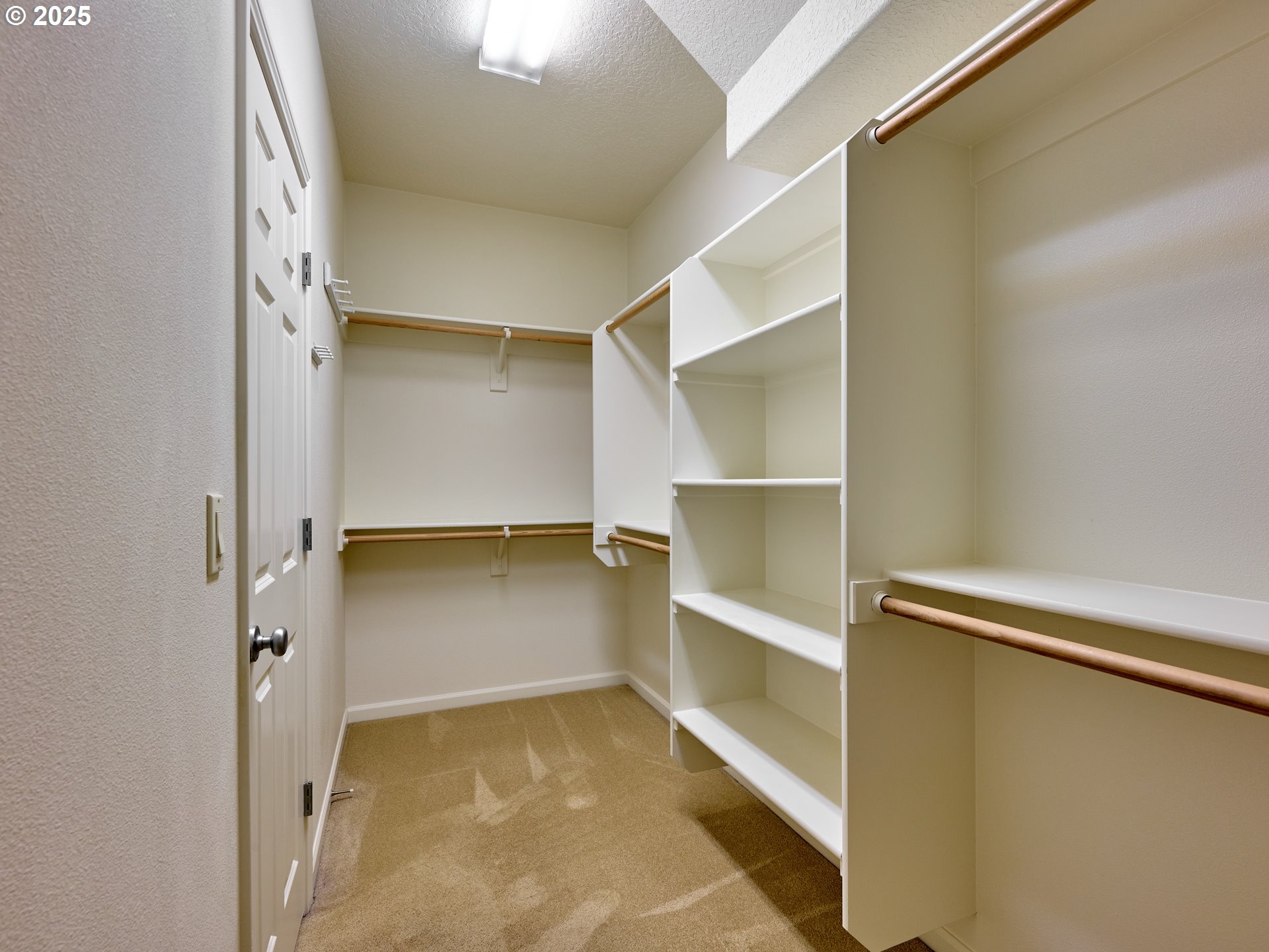 429 TURNBERRY AVE