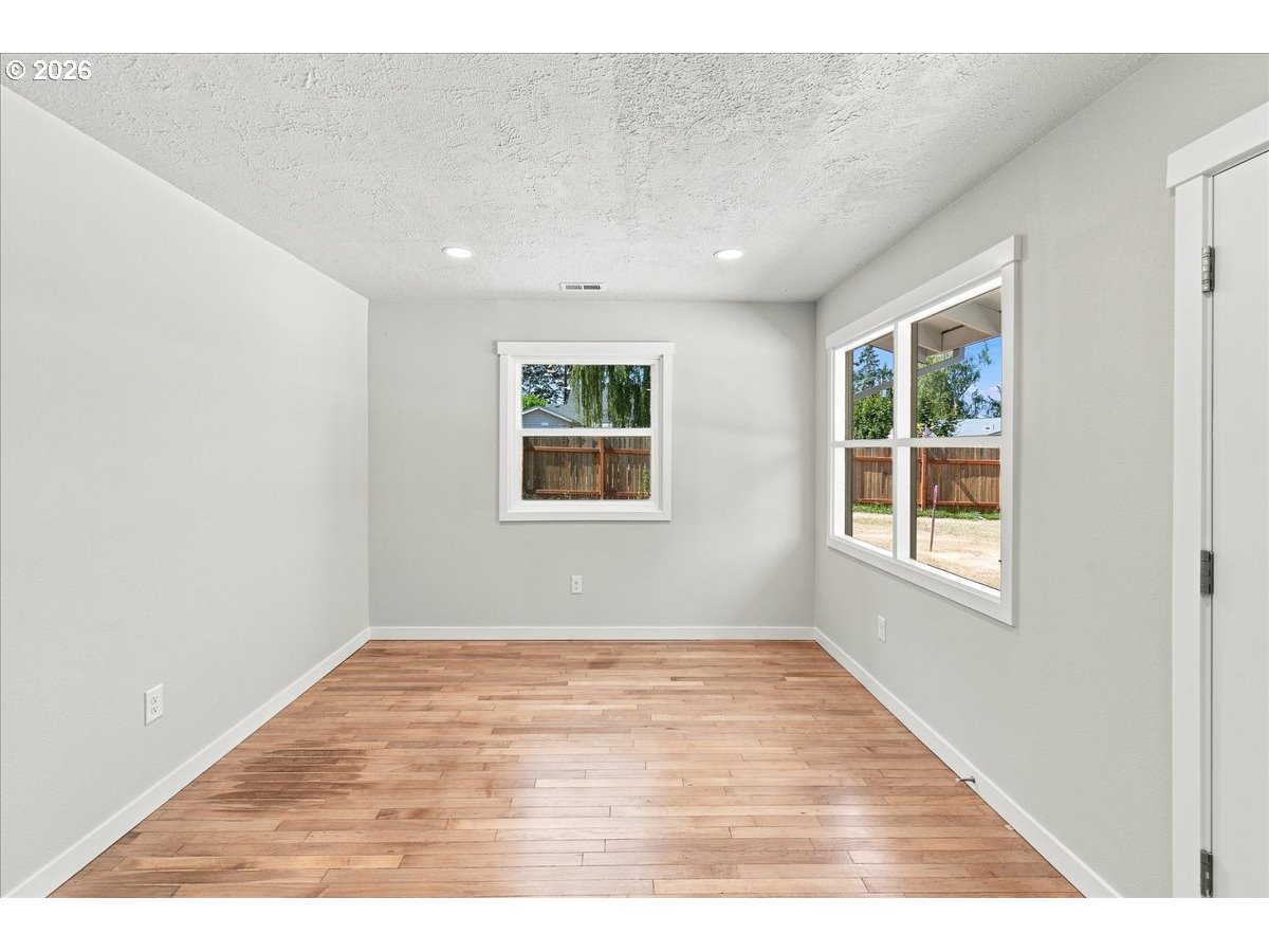 5520 SW MENLO DR