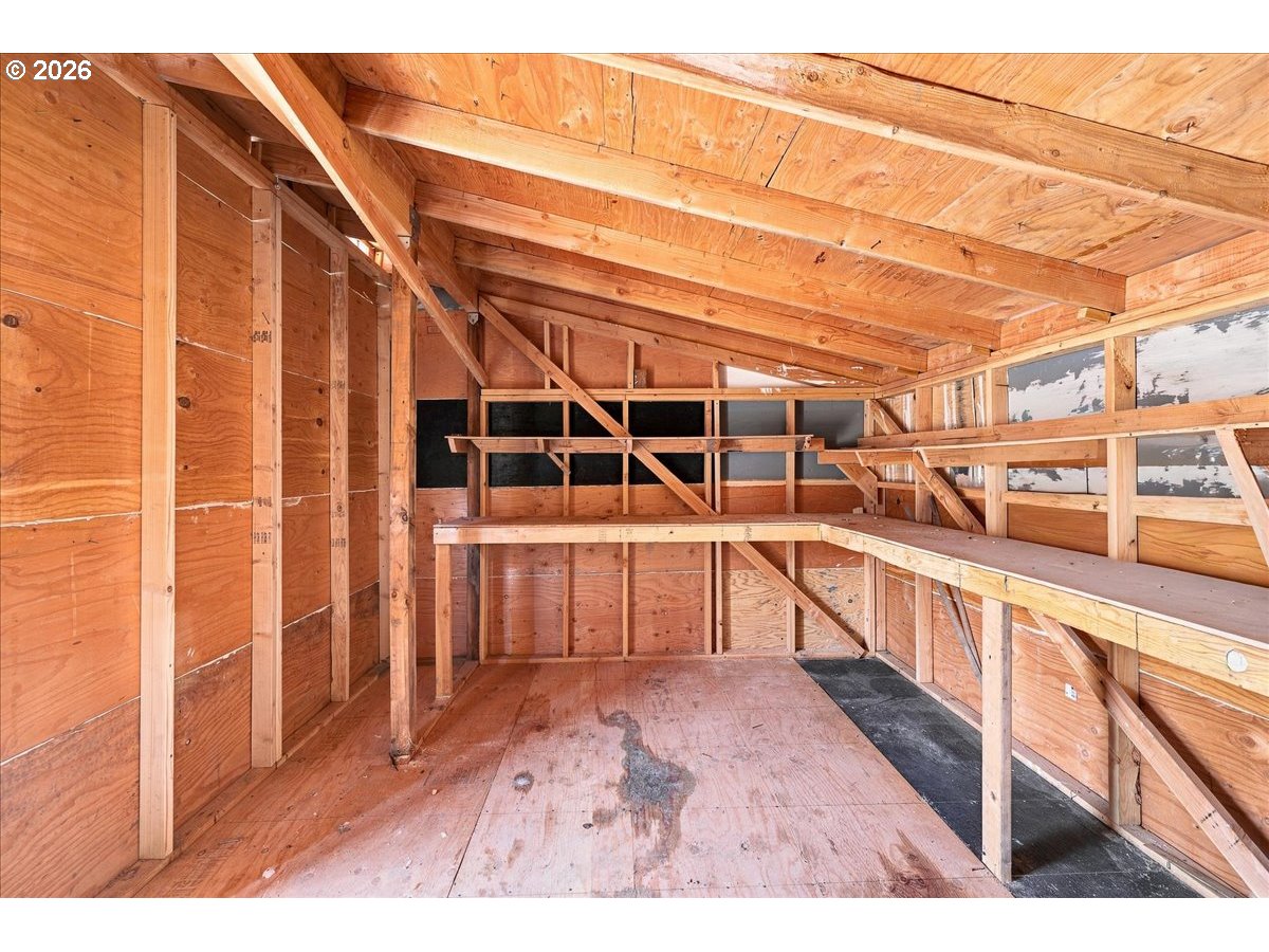 5520 SW MENLO DR
